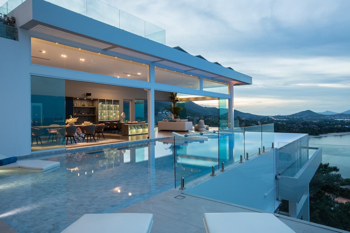 Sasipimon Villa at dusk in Chaweng Noi, Koh Samui, an Airbnb Luxe property operating since 2019