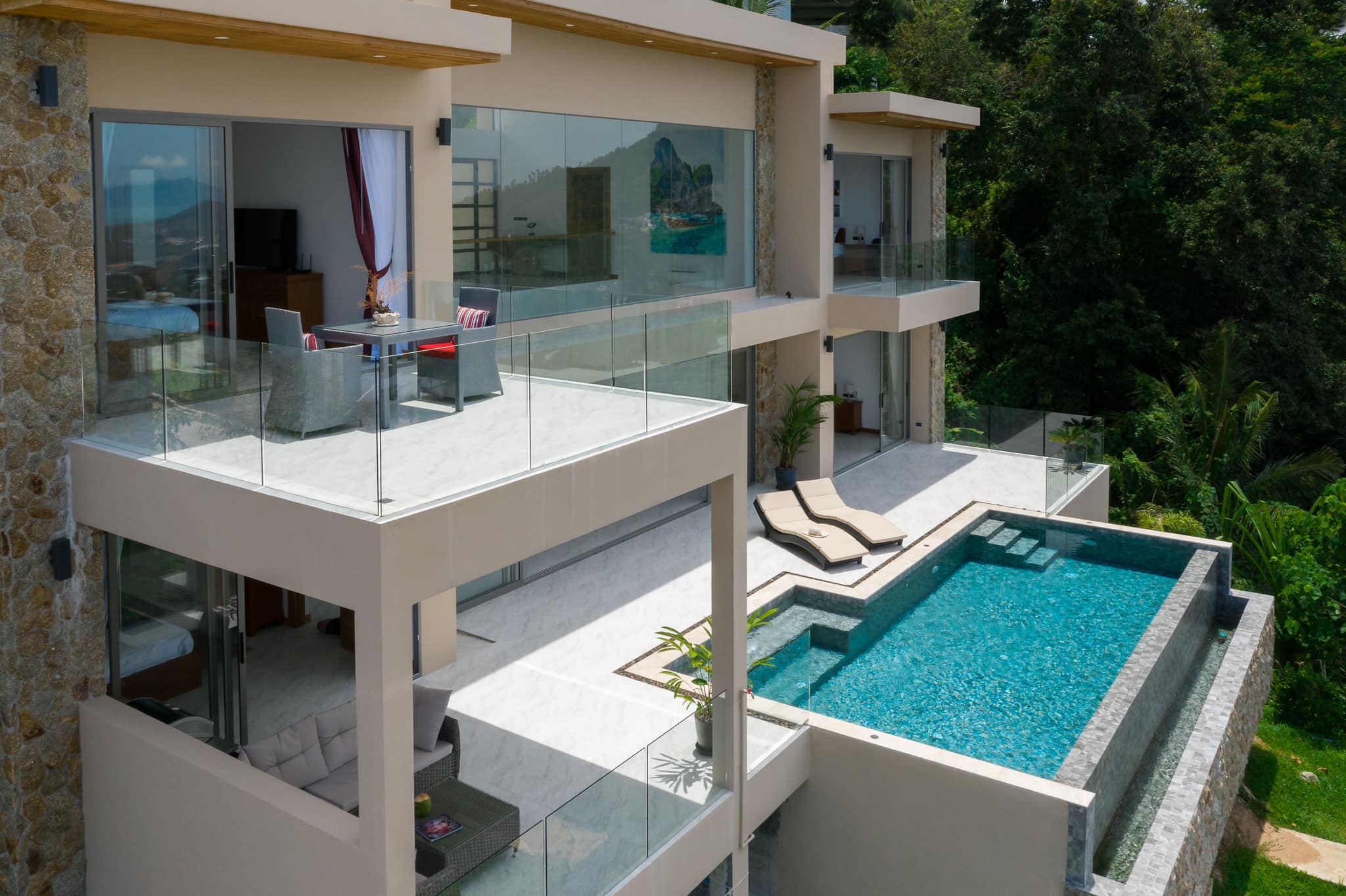 Modern 4-Bedroom Seaview Pool Villa with Infinity Pool in Chaweng Noi