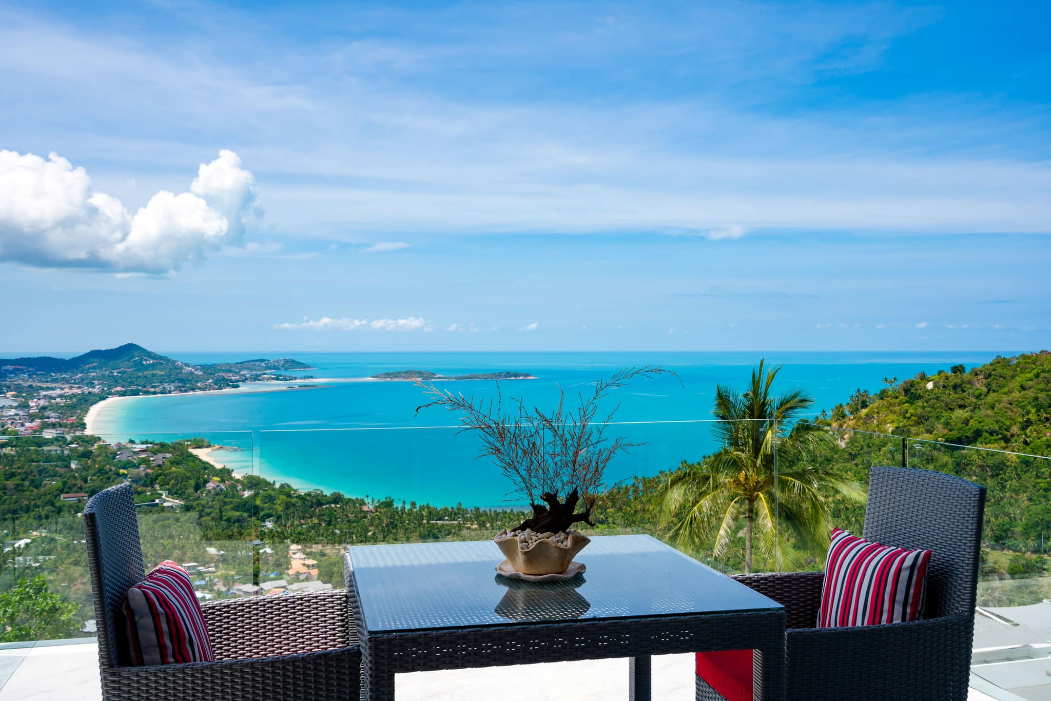 Modern 4-Bedroom Seaview Pool Villa with Infinity Pool in Chaweng Noi