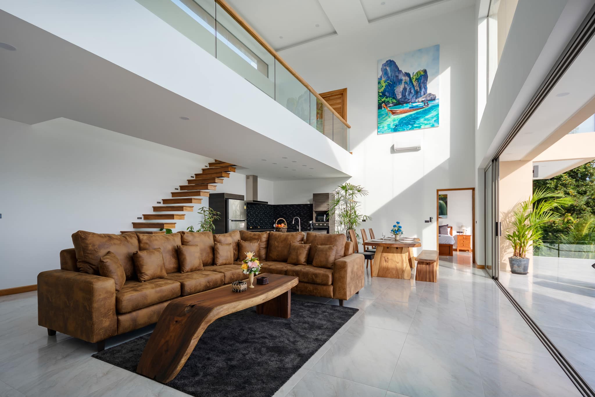 Modern 4-Bedroom Seaview Pool Villa with Infinity Pool in Chaweng Noi