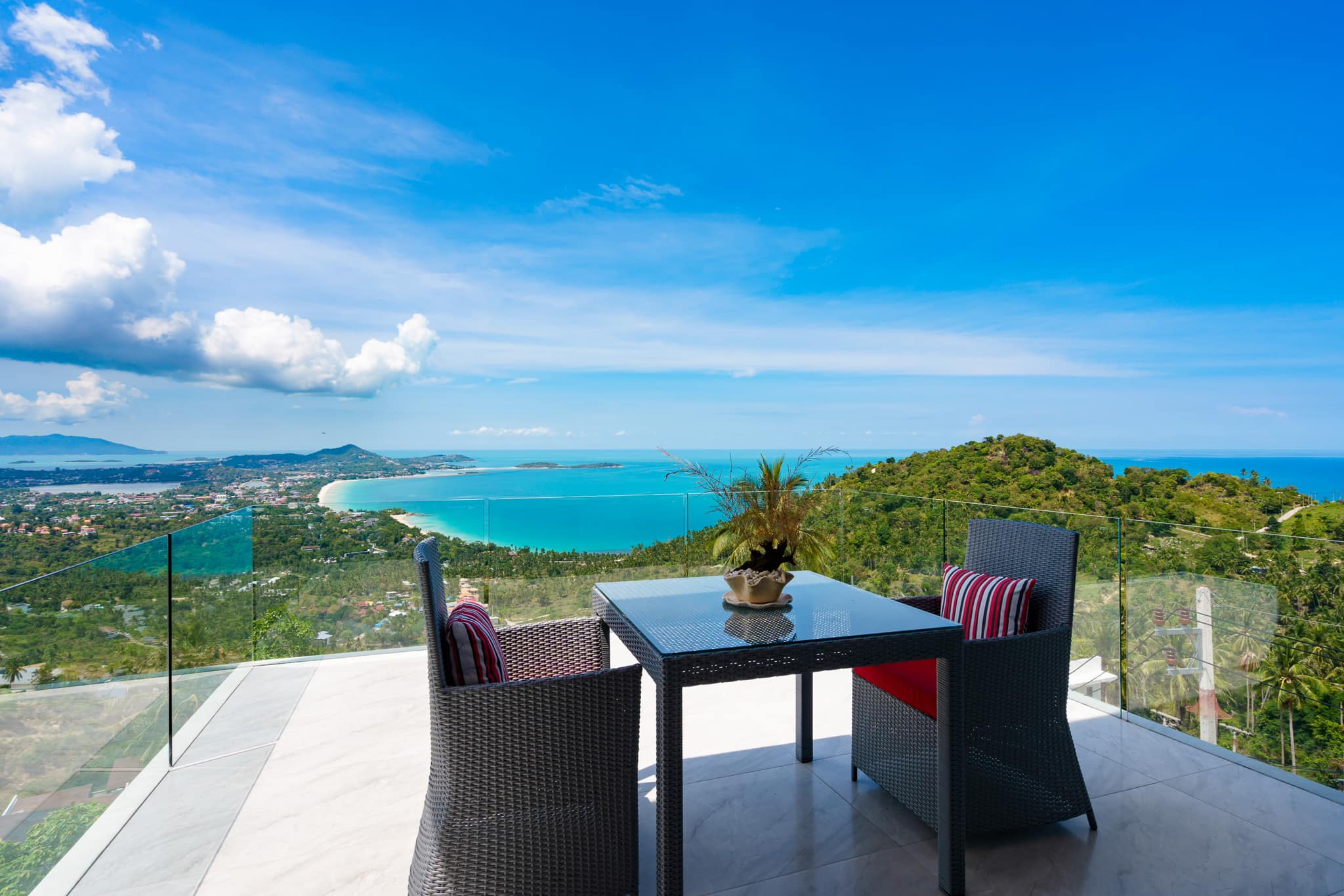 Modern 4-Bedroom Seaview Pool Villa with Infinity Pool in Chaweng Noi