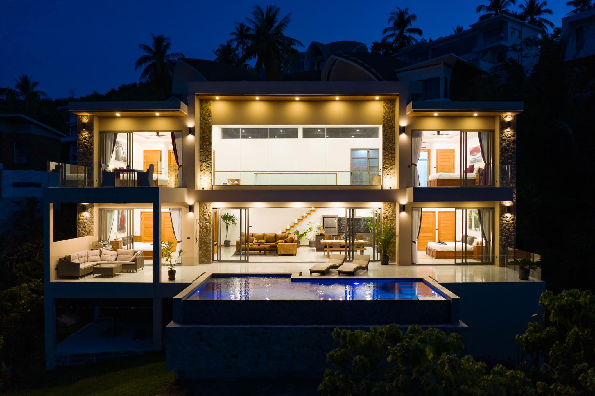 Modern 4-Bedroom Seaview Pool Villa with Infinity Pool in Chaweng Noi