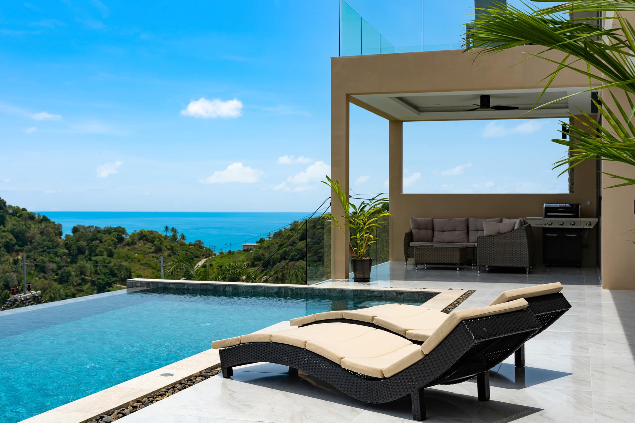 Modern 4-Bedroom Seaview Pool Villa with Infinity Pool in Chaweng Noi