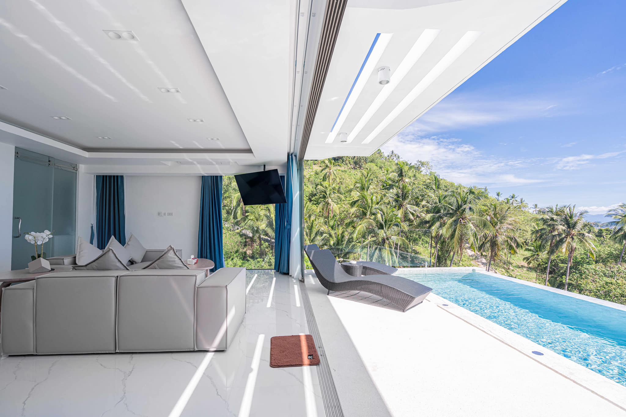 Brand-New 3-Bedroom Seaview Duplex Pool Villa in Chaweng Noi