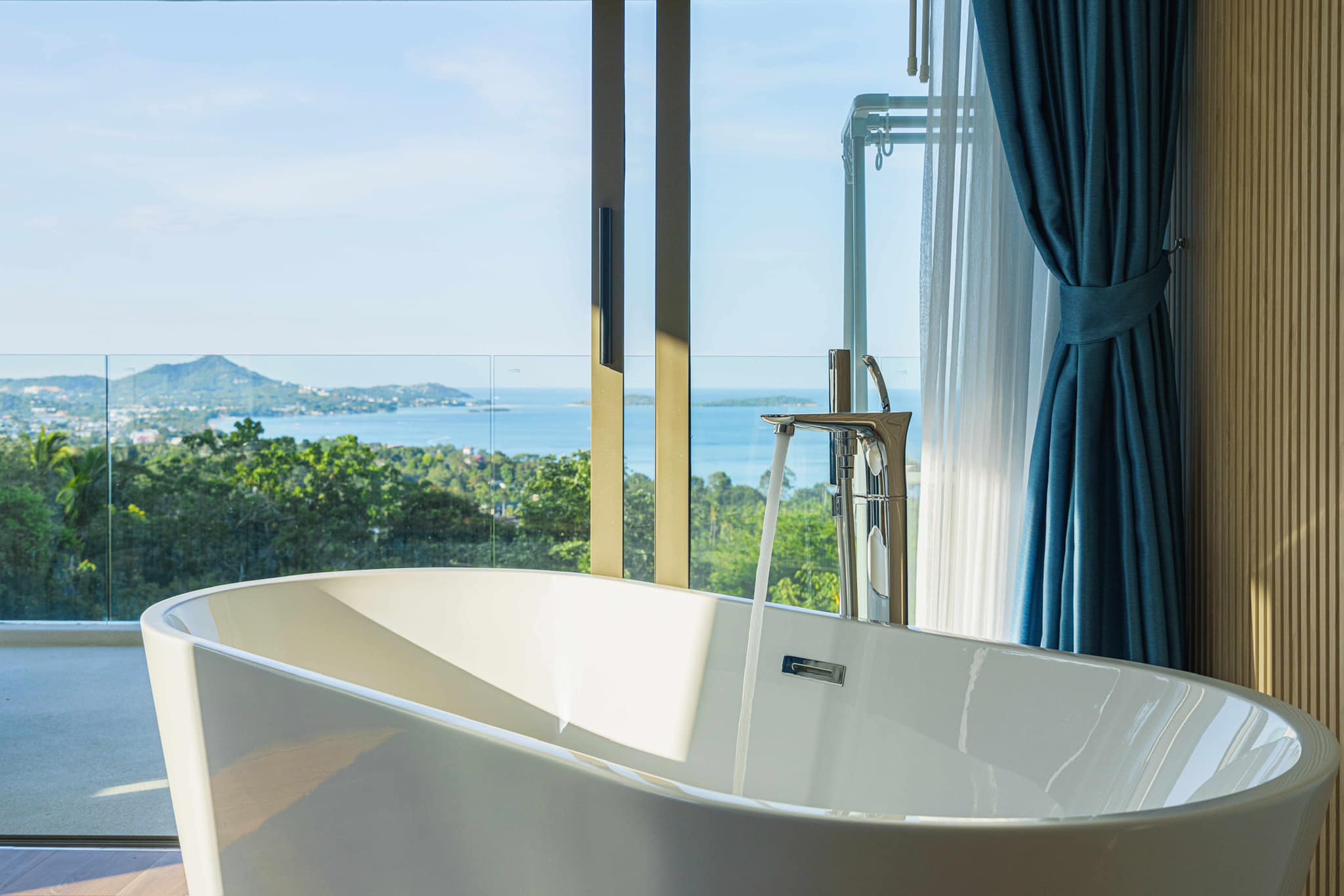 Brand-New 3-Bedroom Seaview Duplex Pool Villa in Chaweng Noi