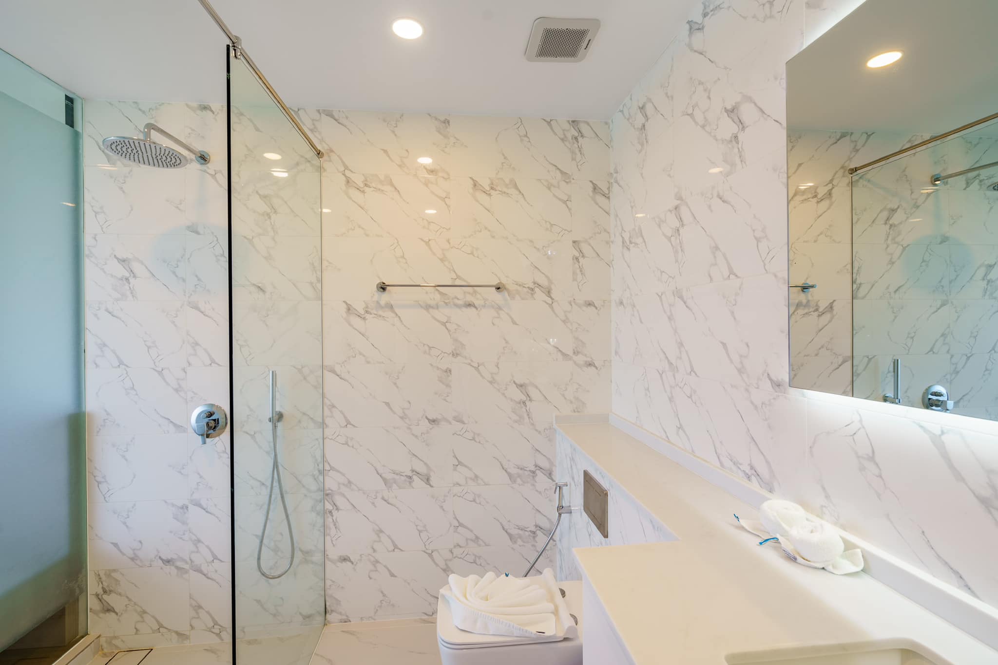 Brand-New 3-Bedroom Seaview Duplex Pool Villa in Chaweng Noi