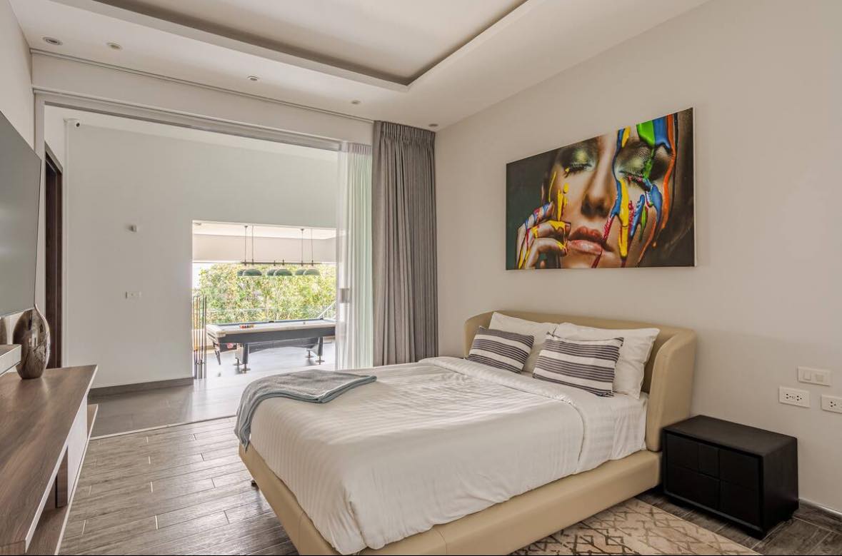 Luxury Breathtaking 6-Bedroom Sea View Villa in Chaweng Noi