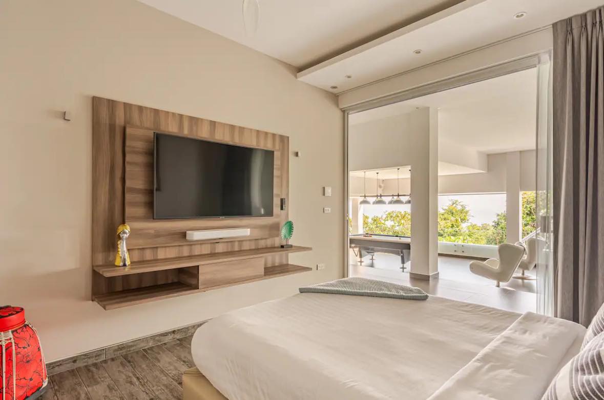 Luxury Breathtaking 6-Bedroom Sea View Villa in Chaweng Noi