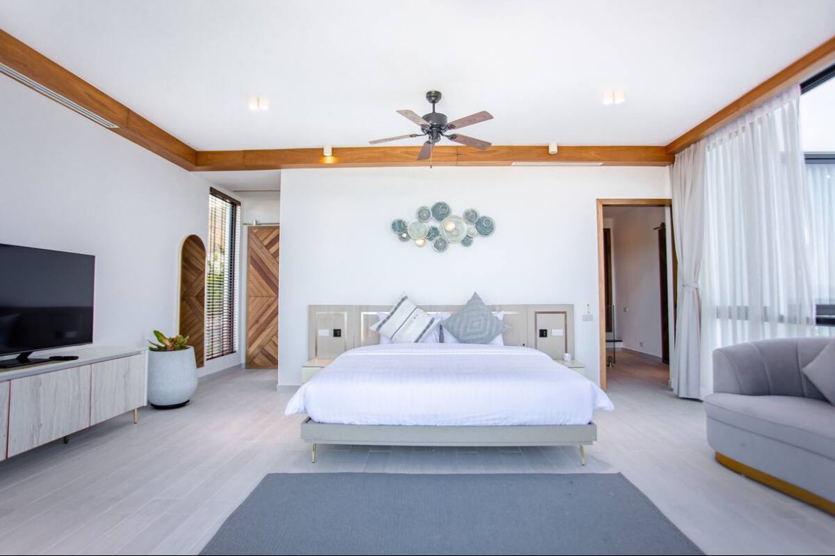 Contemporary 3-Bedroom Seaview Pool Villa with Rooftop Terrace in Chaweng Noi