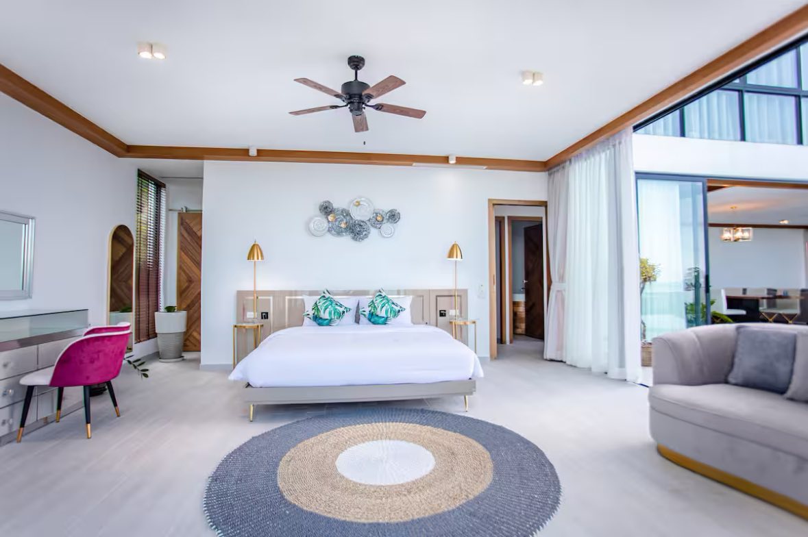 Contemporary 3-Bedroom Seaview Pool Villa with Rooftop Terrace in Chaweng Noi