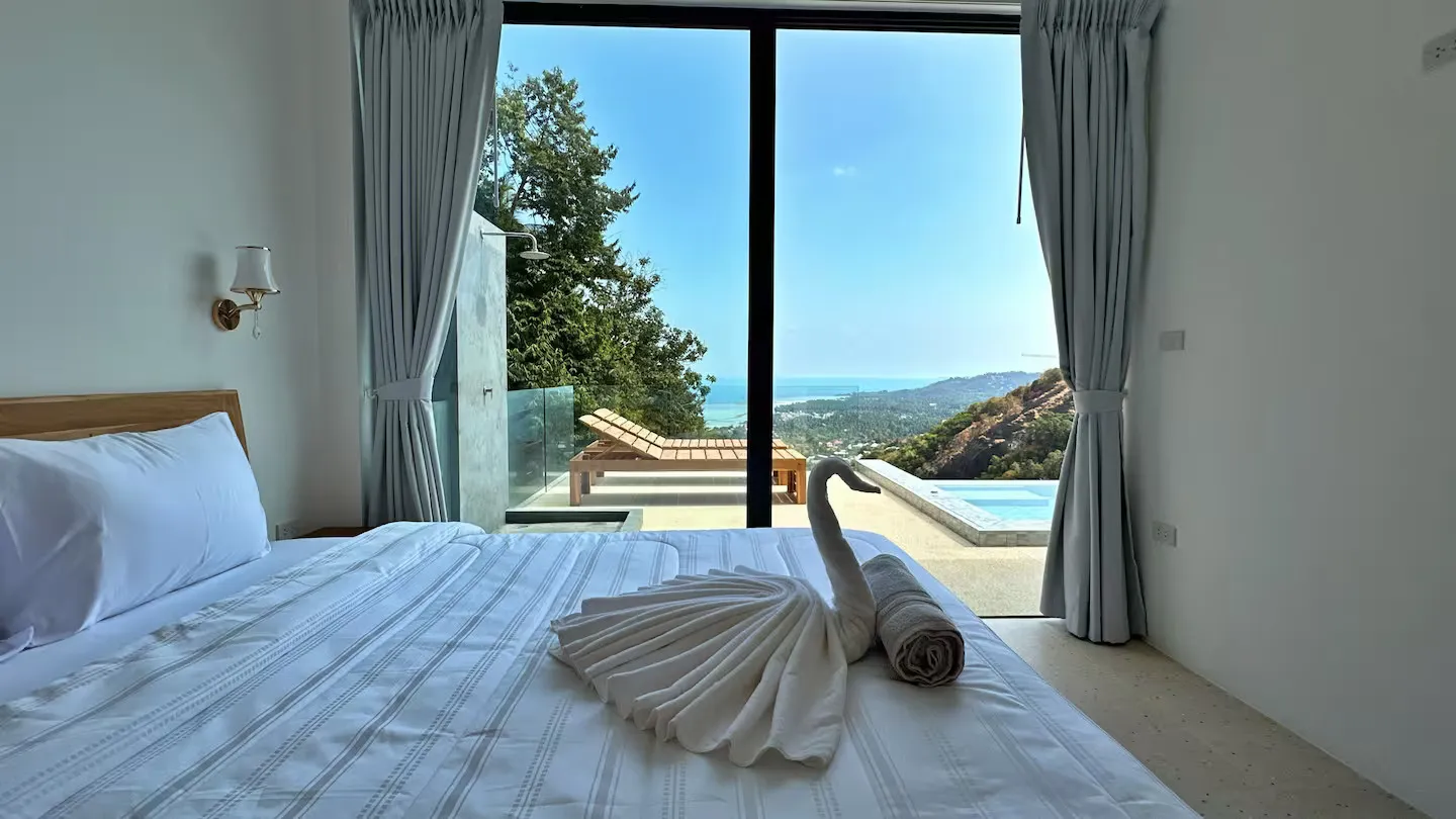 Spacious 5-Bedroom Sea View Villa in Maret