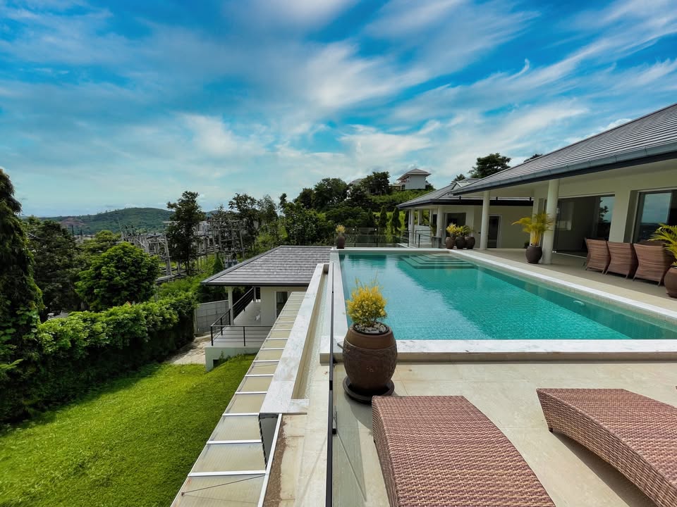 Luxurious 6-Bedroom Sea View Villa in Bophut Hills