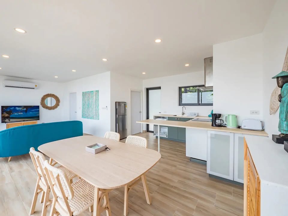 Modern 2-Bedroom Infinity Pool Villa with Sea Views in Chaweng Noi