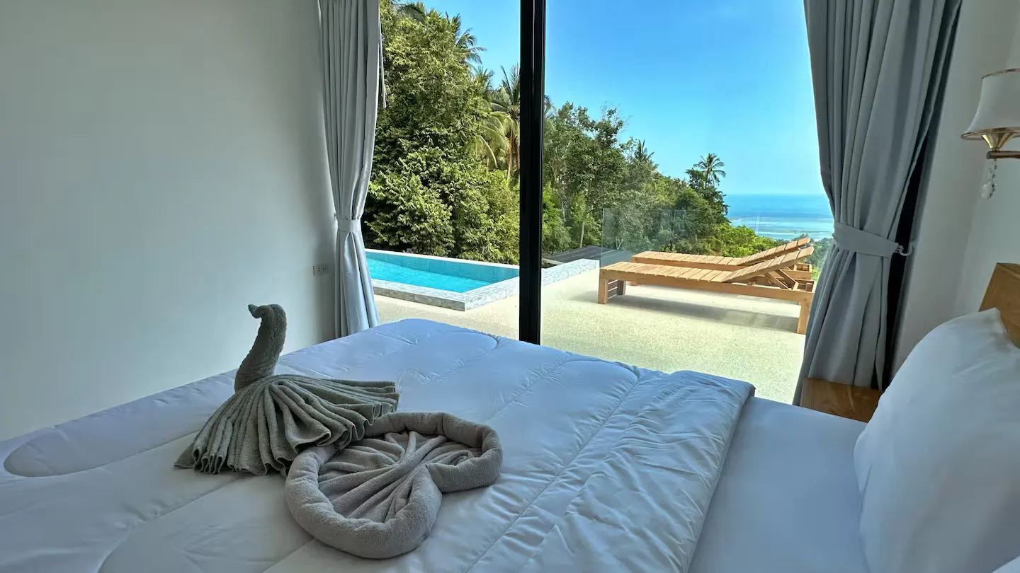 Spacious 5-Bedroom Sea View Villa in Maret