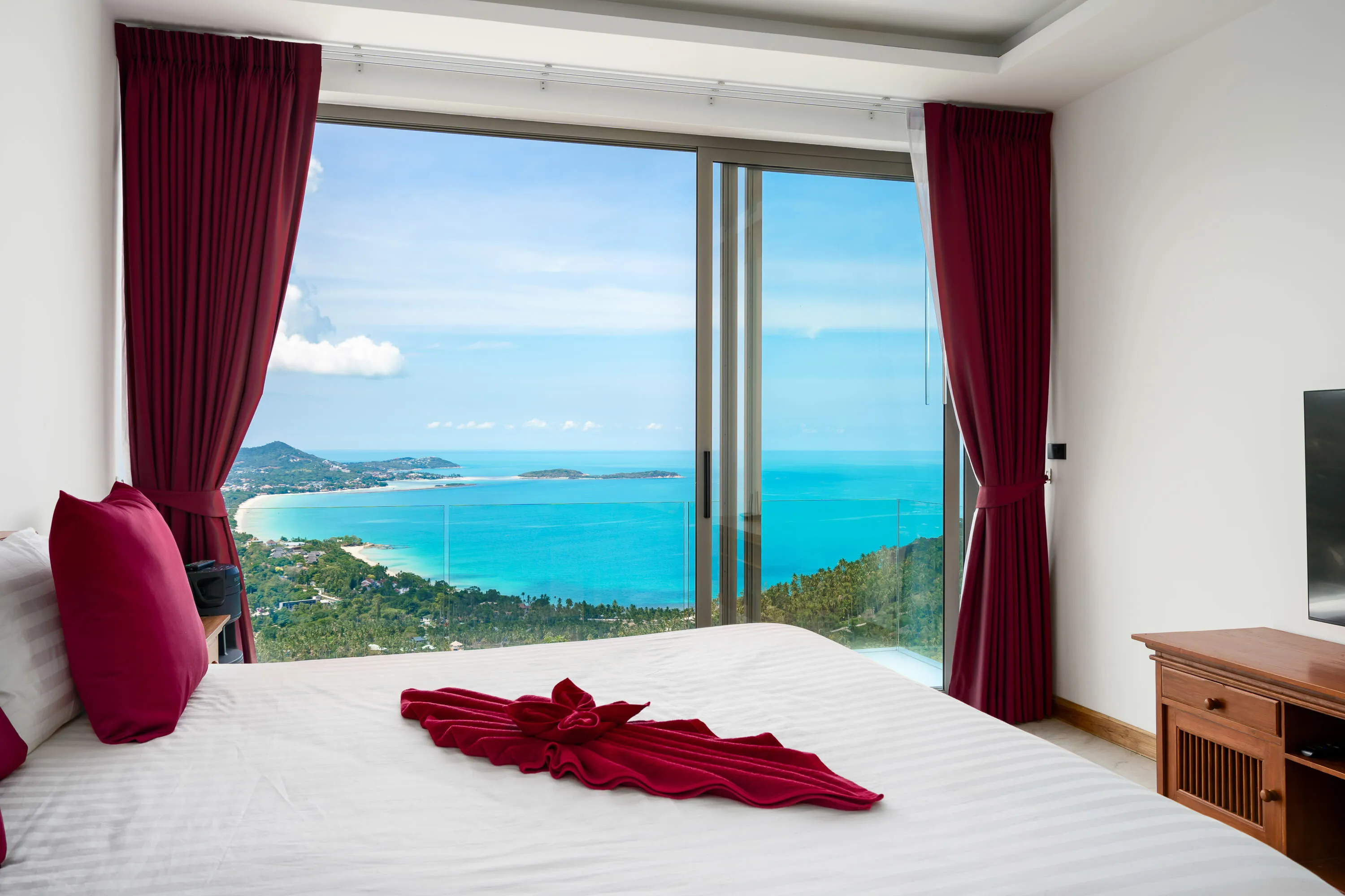 Contemporary 4-Bedroom Sea & Mountain View Villa in Bo Phut