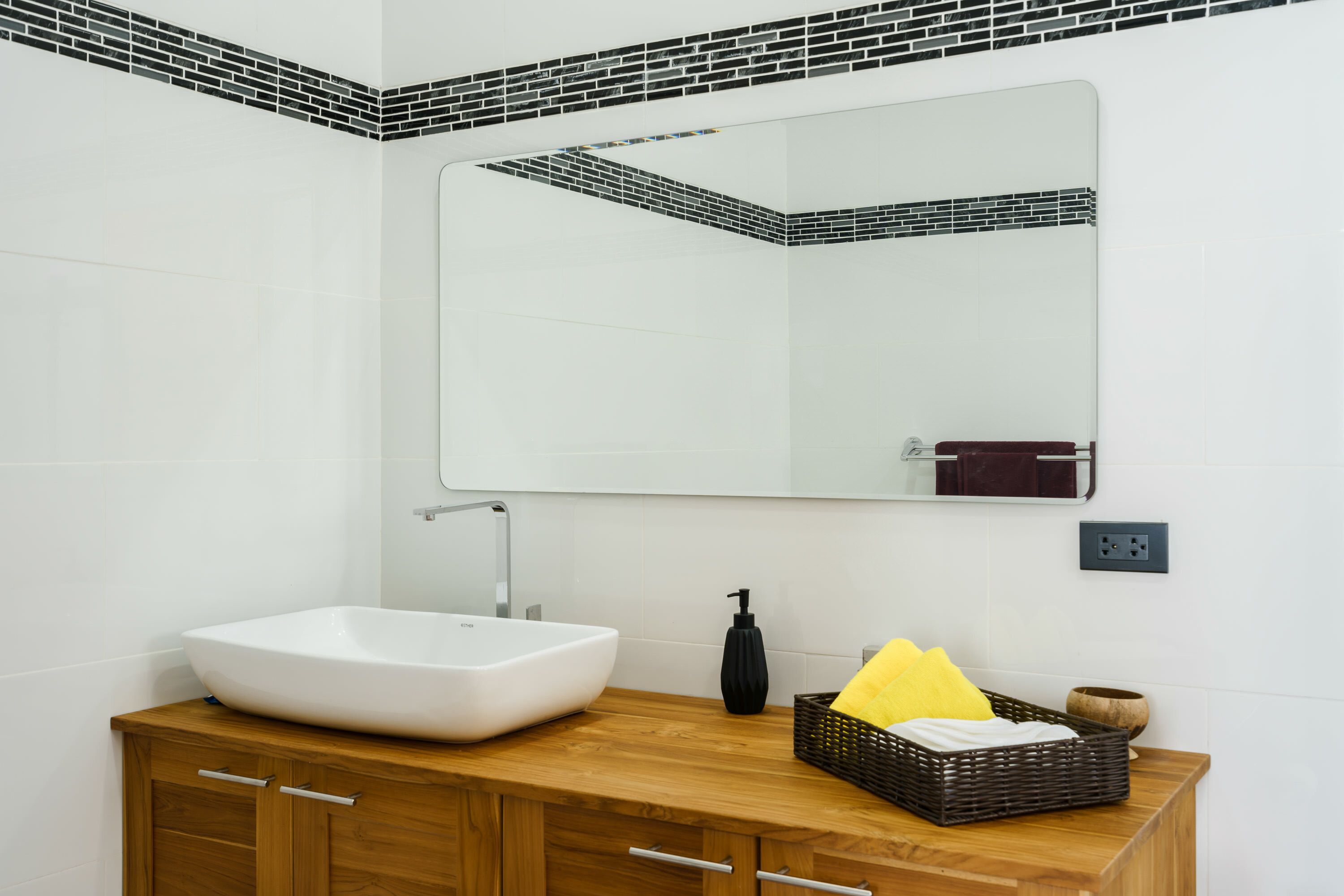 Contemporary 4-Bedroom Sea & Mountain View Villa in Bo Phut