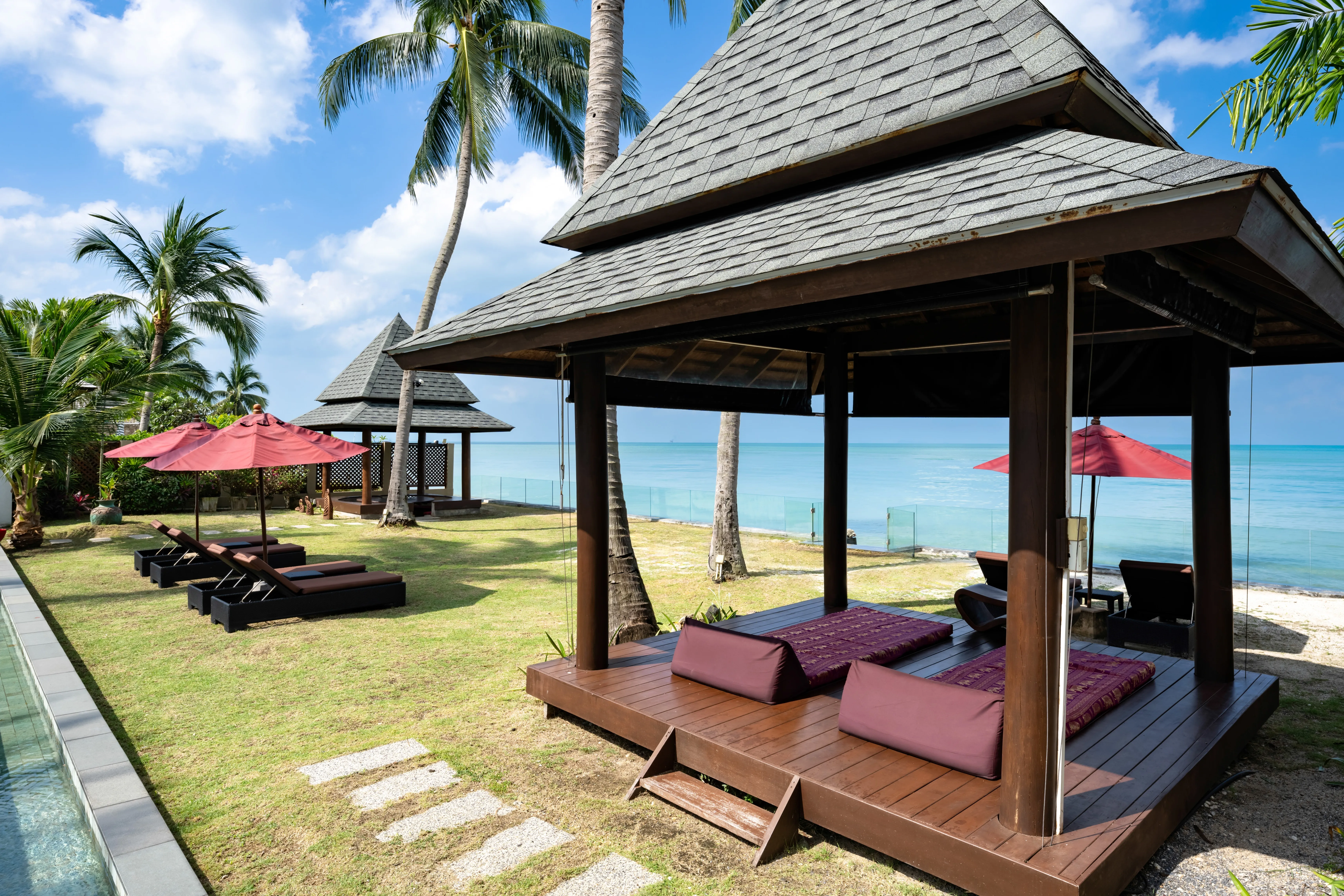 Oceanfront 5-Bedroom Luxury Villa on Lipa Noi Beach