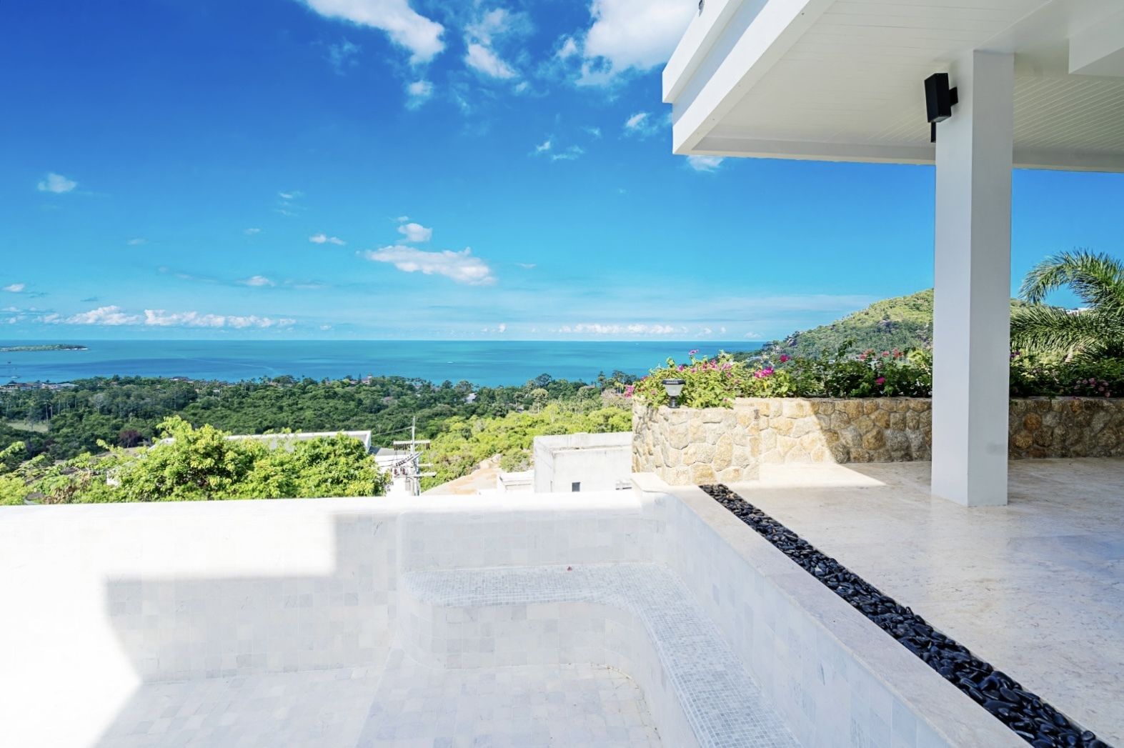 Exclusive 4-Bedroom Sea View Villa with Rooftop Terrace in Bo Phut