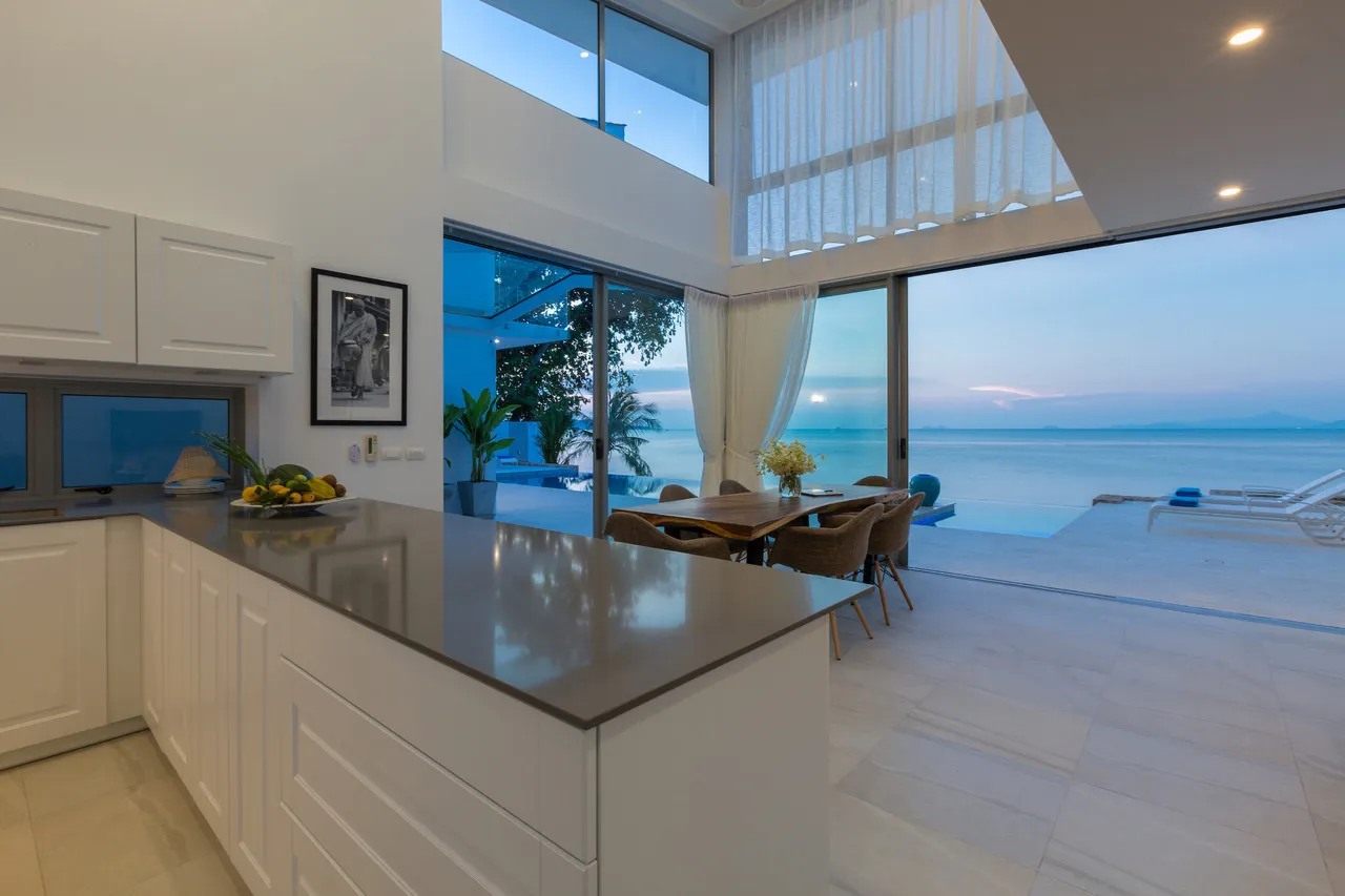 Modern 4-Bedroom Beachfront Villa with Infinity Pool in Bo Phut