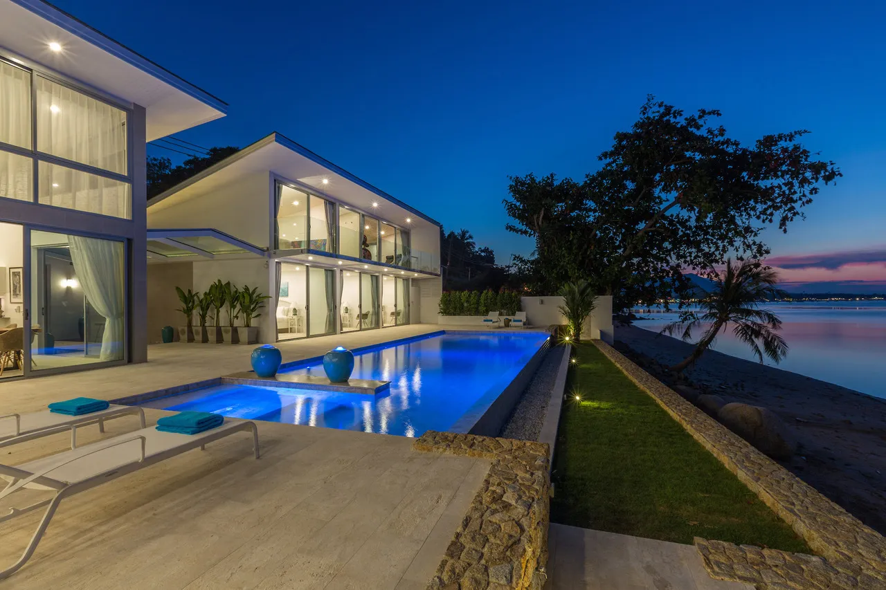 Modern 4-Bedroom Beachfront Villa with Infinity Pool in Bo Phut