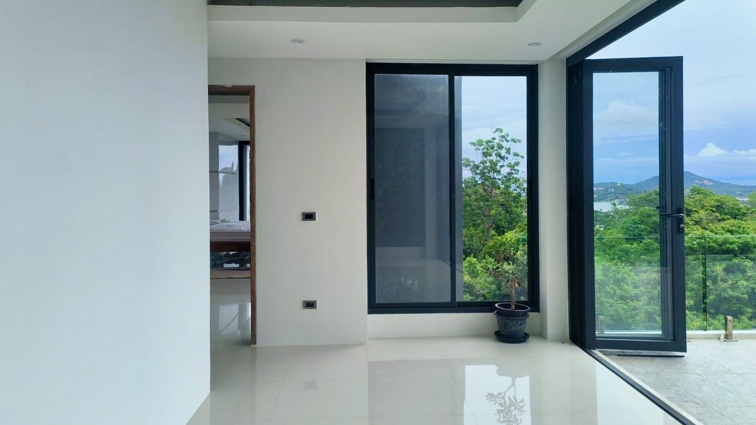 Exclusive 4-Bedroom Sea View Villa with Rooftop Terrace in Bo Phut