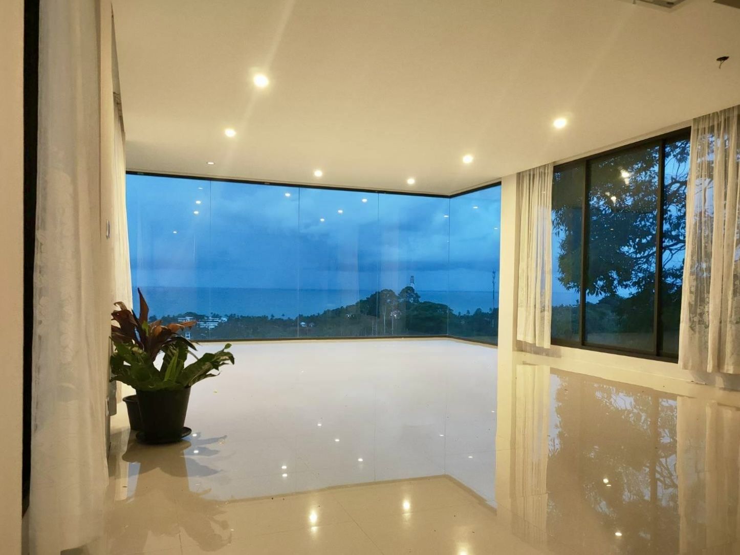 Exclusive 4-Bedroom Sea View Villa with Rooftop Terrace in Bo Phut
