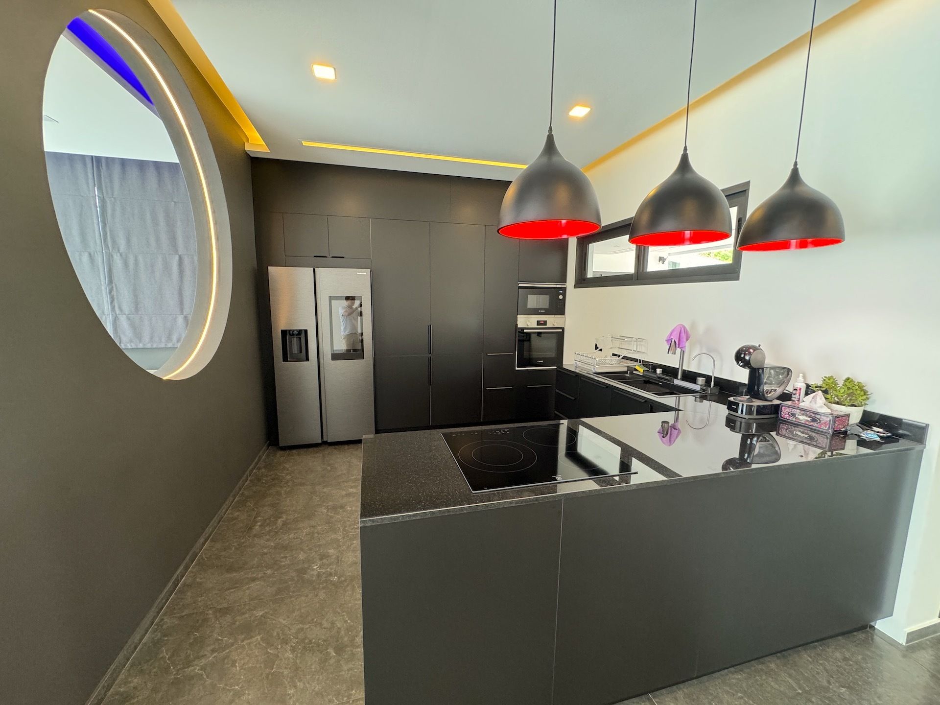 Contemporary 4-Bedroom Pool Villa Near Lamai