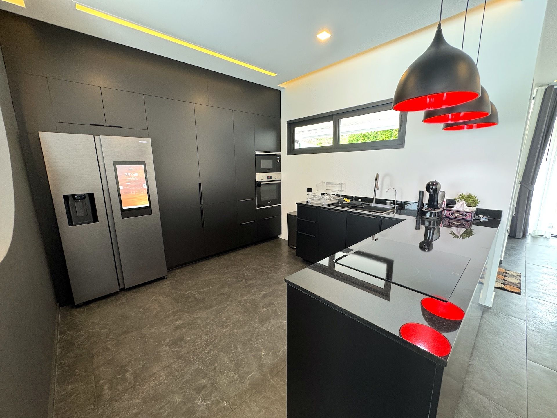 Contemporary 4-Bedroom Pool Villa Near Lamai