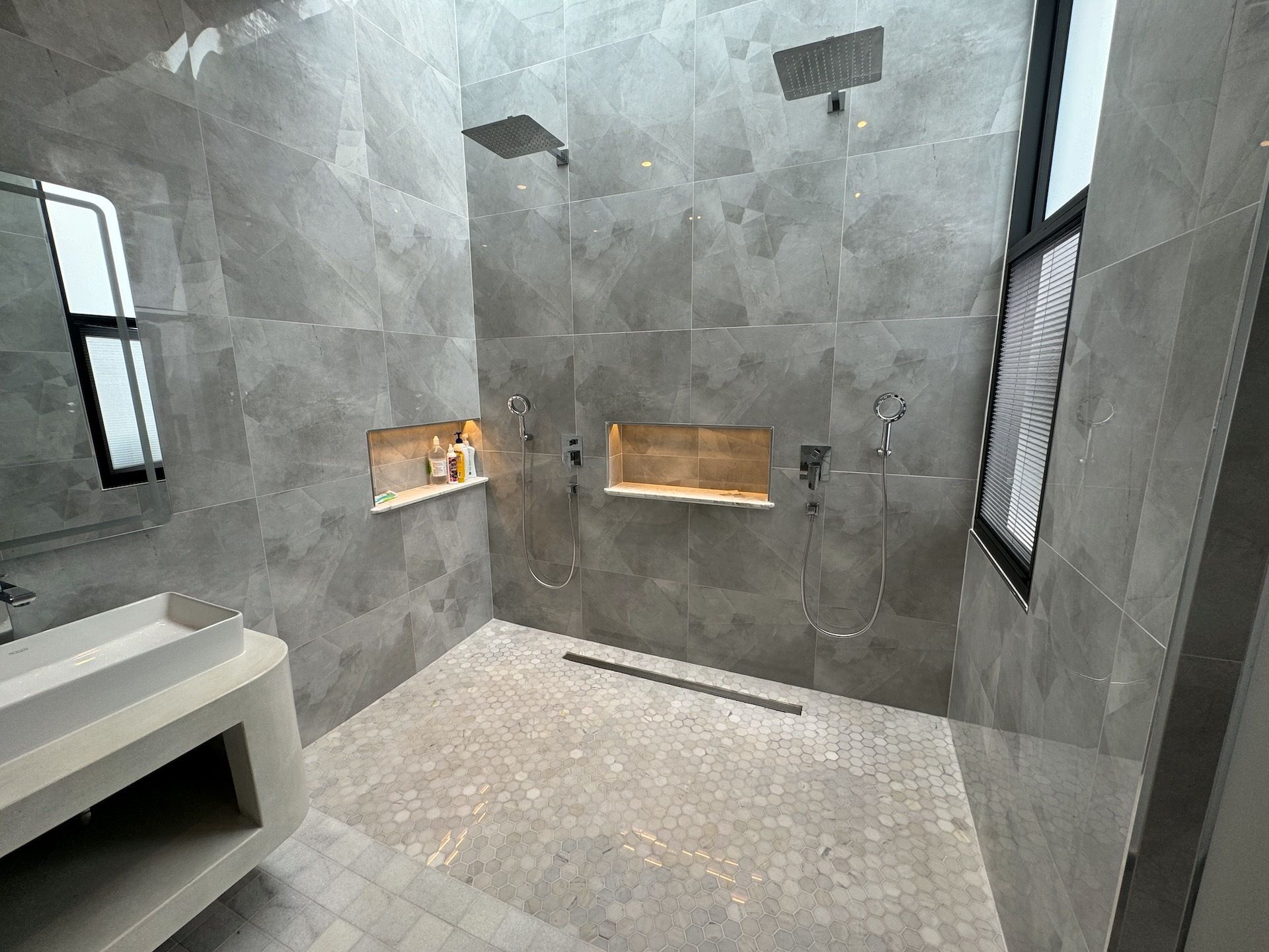 Contemporary 4-Bedroom Pool Villa Near Lamai