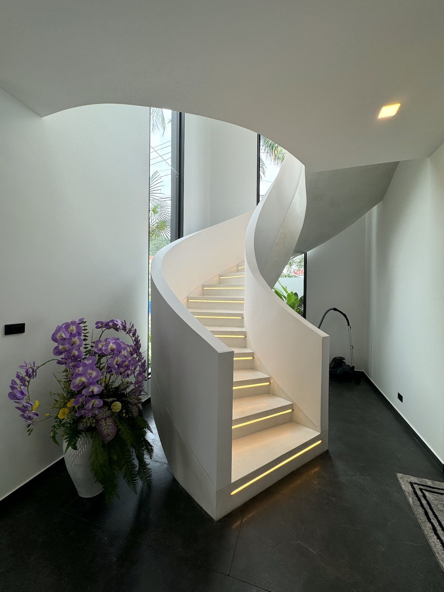 Contemporary 4-Bedroom Pool Villa Near Lamai