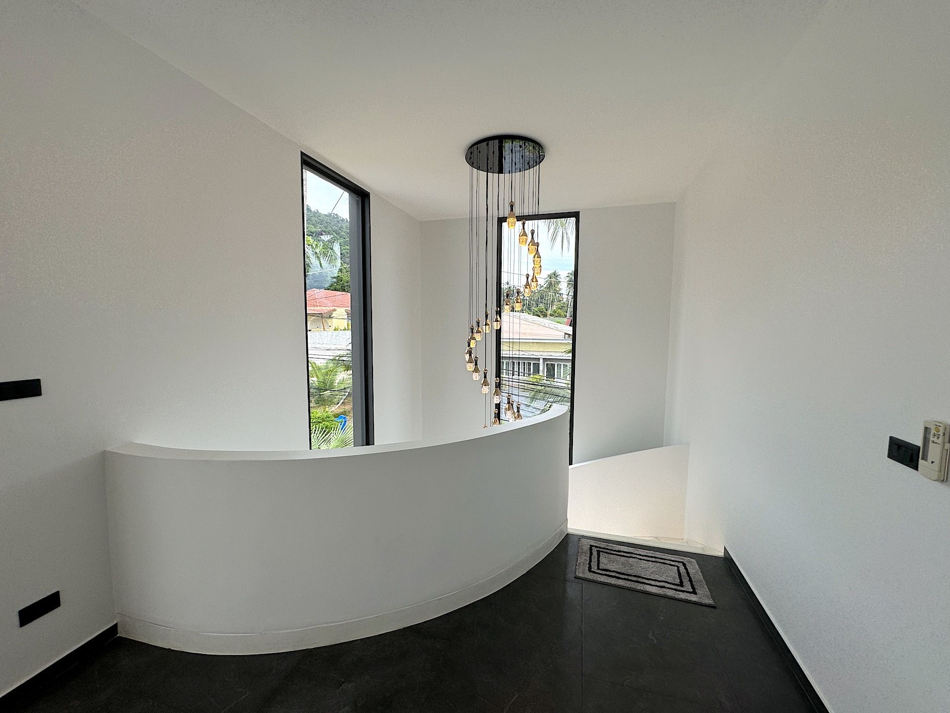 Contemporary 4-Bedroom Pool Villa Near Lamai