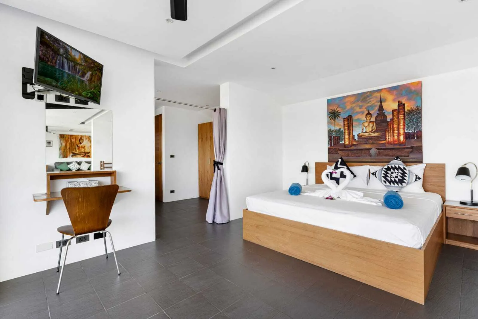 Expansive 7-Bedroom Sea View Villa in Bangrak