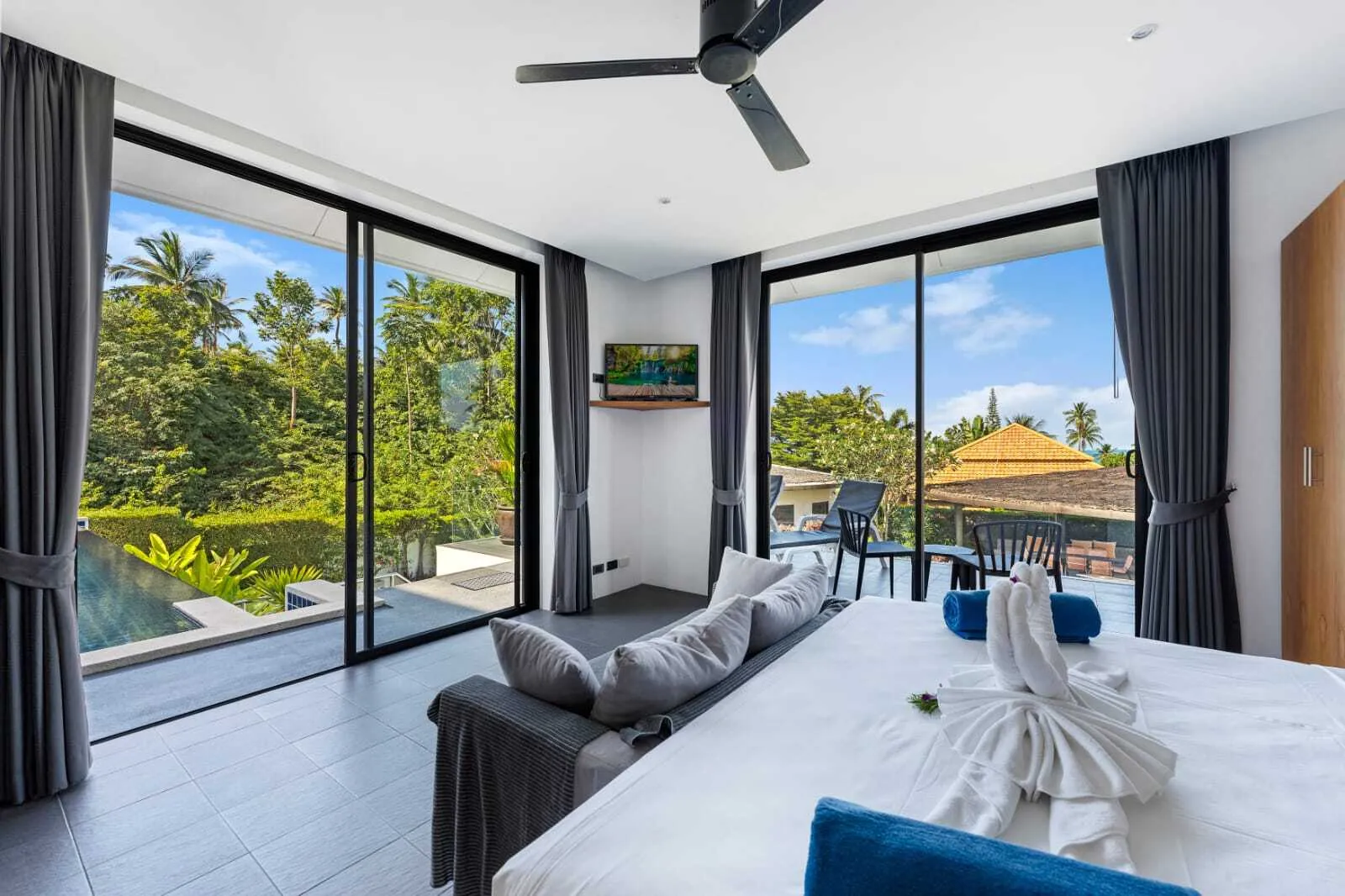 Expansive 7-Bedroom Sea View Villa in Bangrak