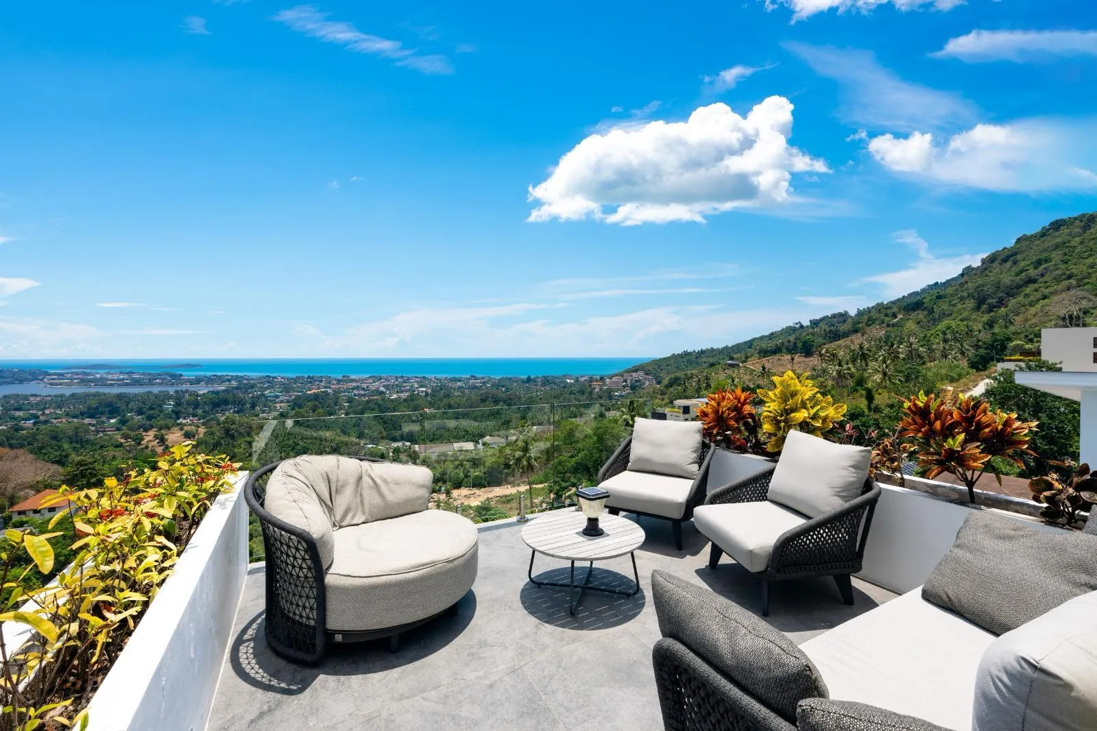 Modern 3-Bedroom Sea View Villa in Bo Phut