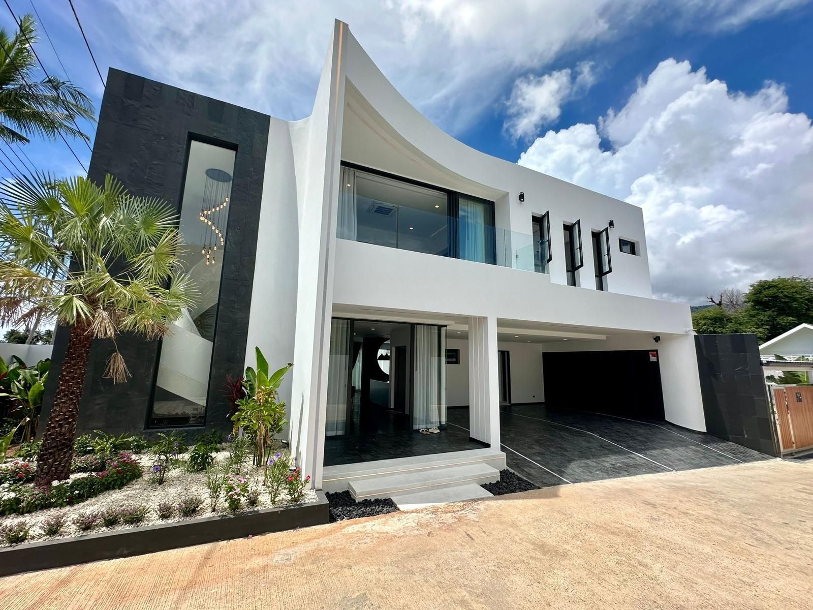 Contemporary 4-Bedroom Pool Villa Near Lamai
