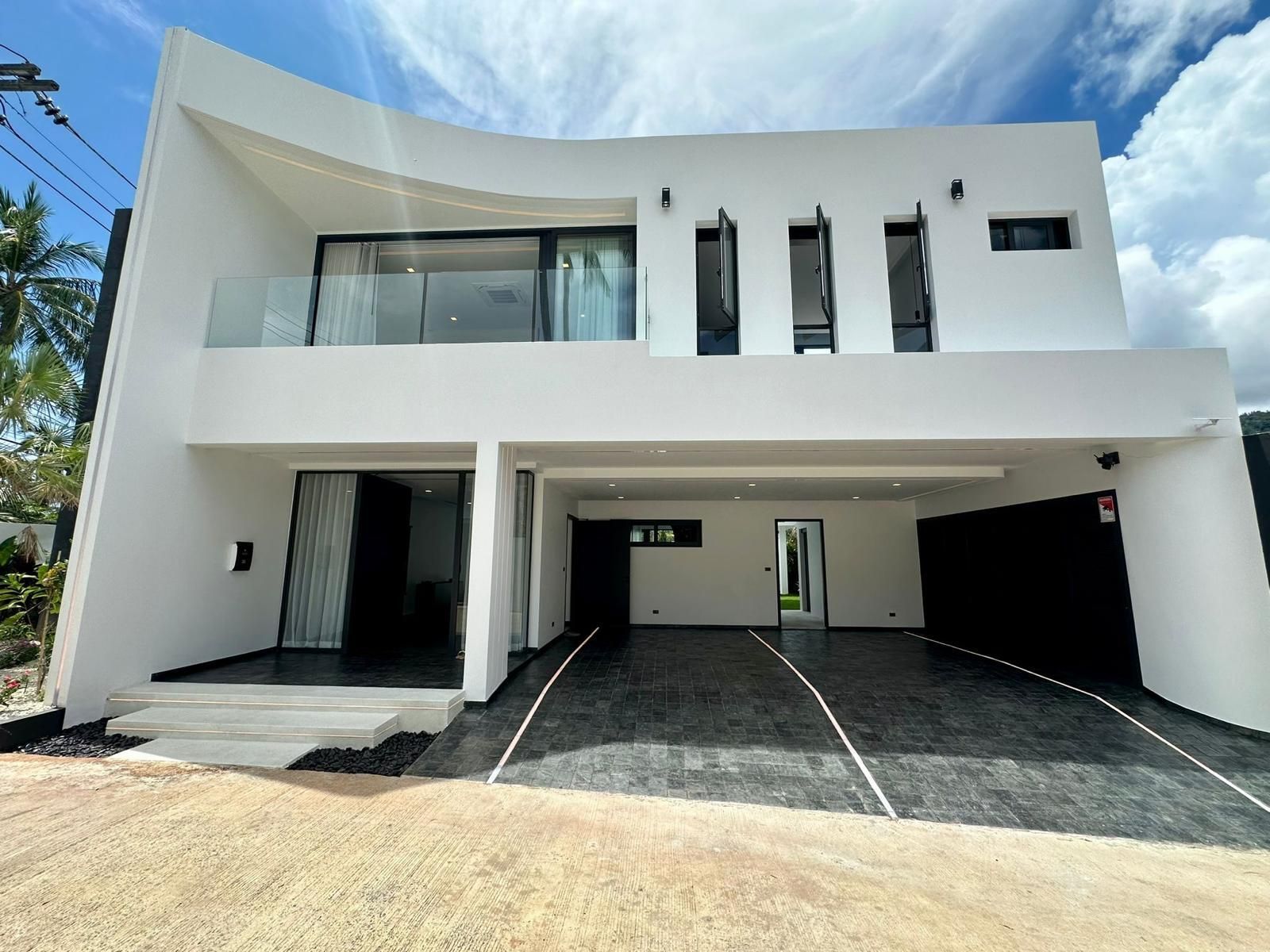 Contemporary 4-Bedroom Pool Villa Near Lamai