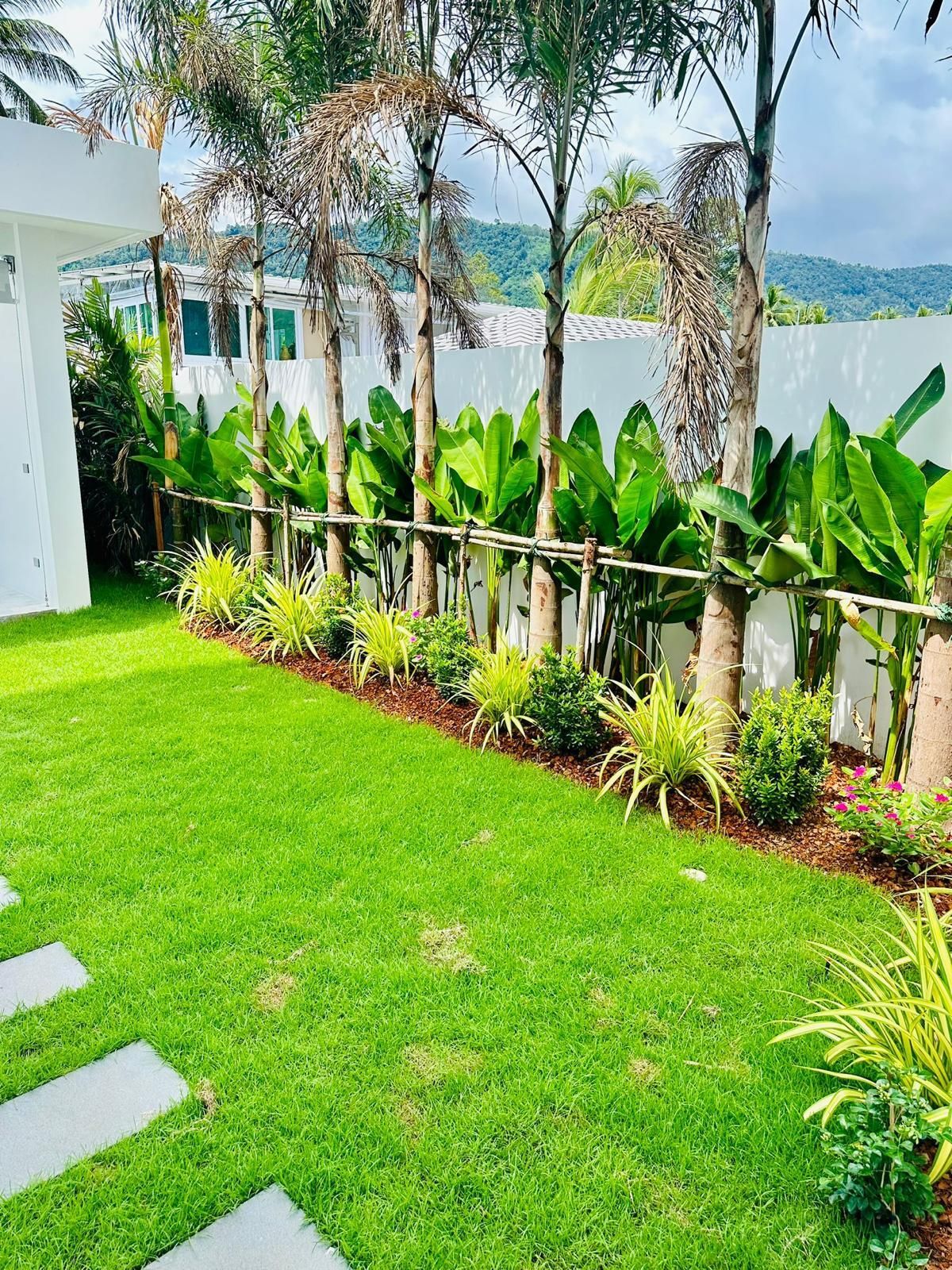 Contemporary 4-Bedroom Pool Villa Near Lamai