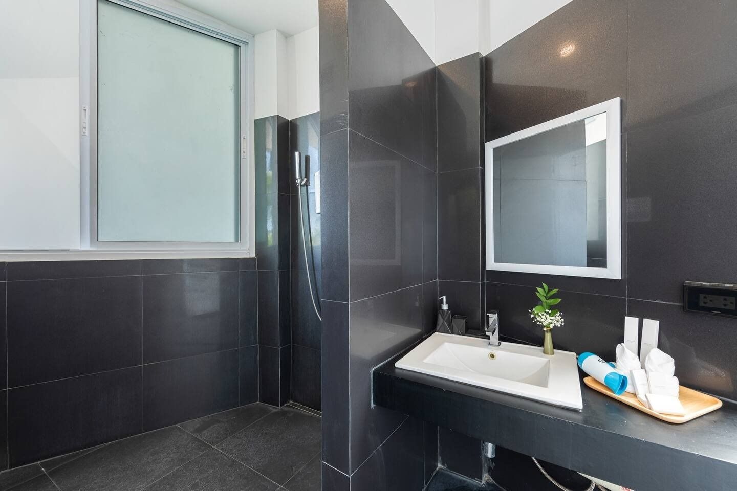 Architectural Masterpiece—11-Bedroom Panoramic Villa in Bo Phut