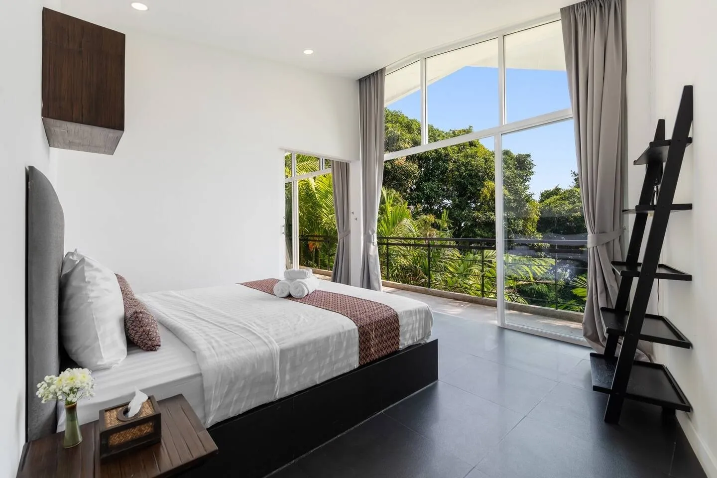 Architectural Masterpiece—11-Bedroom Panoramic Villa in Bo Phut