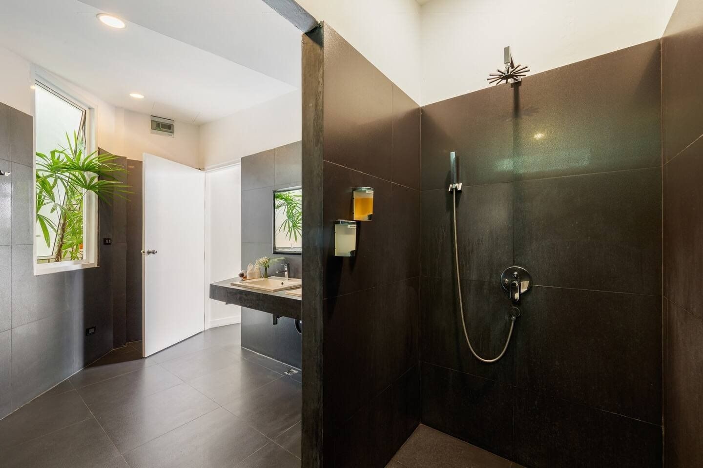 Architectural Masterpiece—11-Bedroom Panoramic Villa in Bo Phut