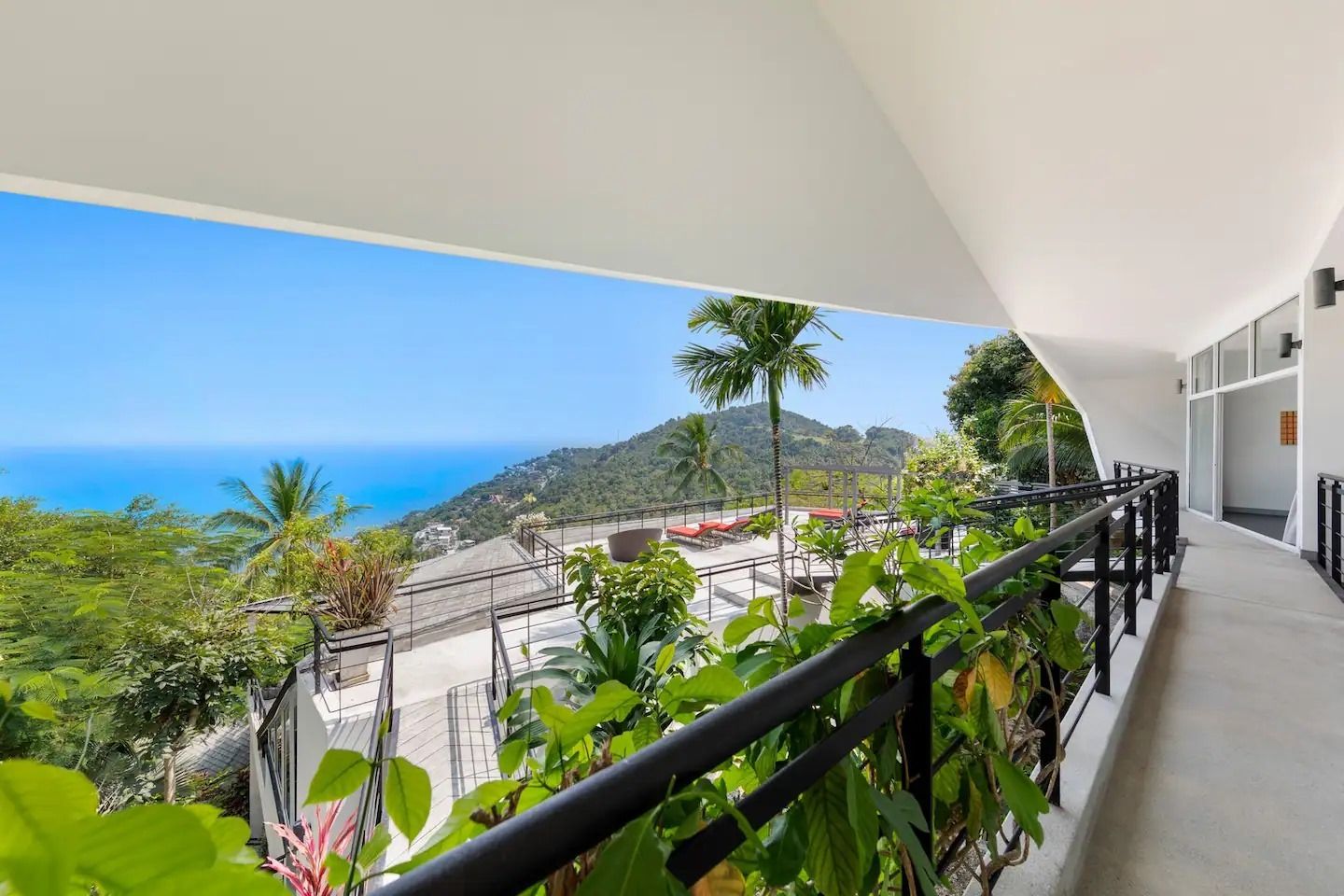 Architectural Masterpiece—11-Bedroom Panoramic Villa in Bo Phut