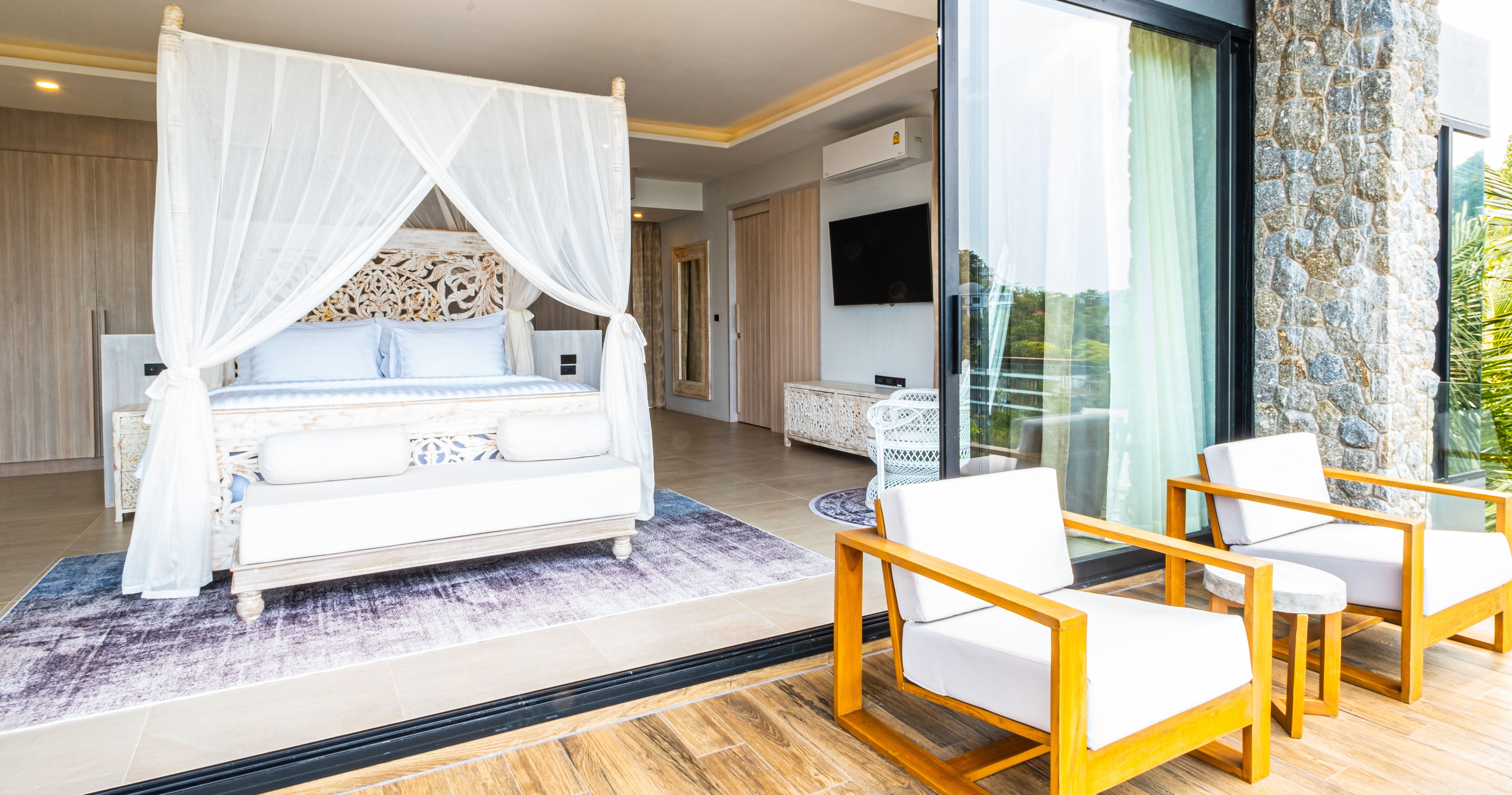 Prestige Hilltop Mansion – 5-Bedroom Oasis with Spa & Cinema in Bophut