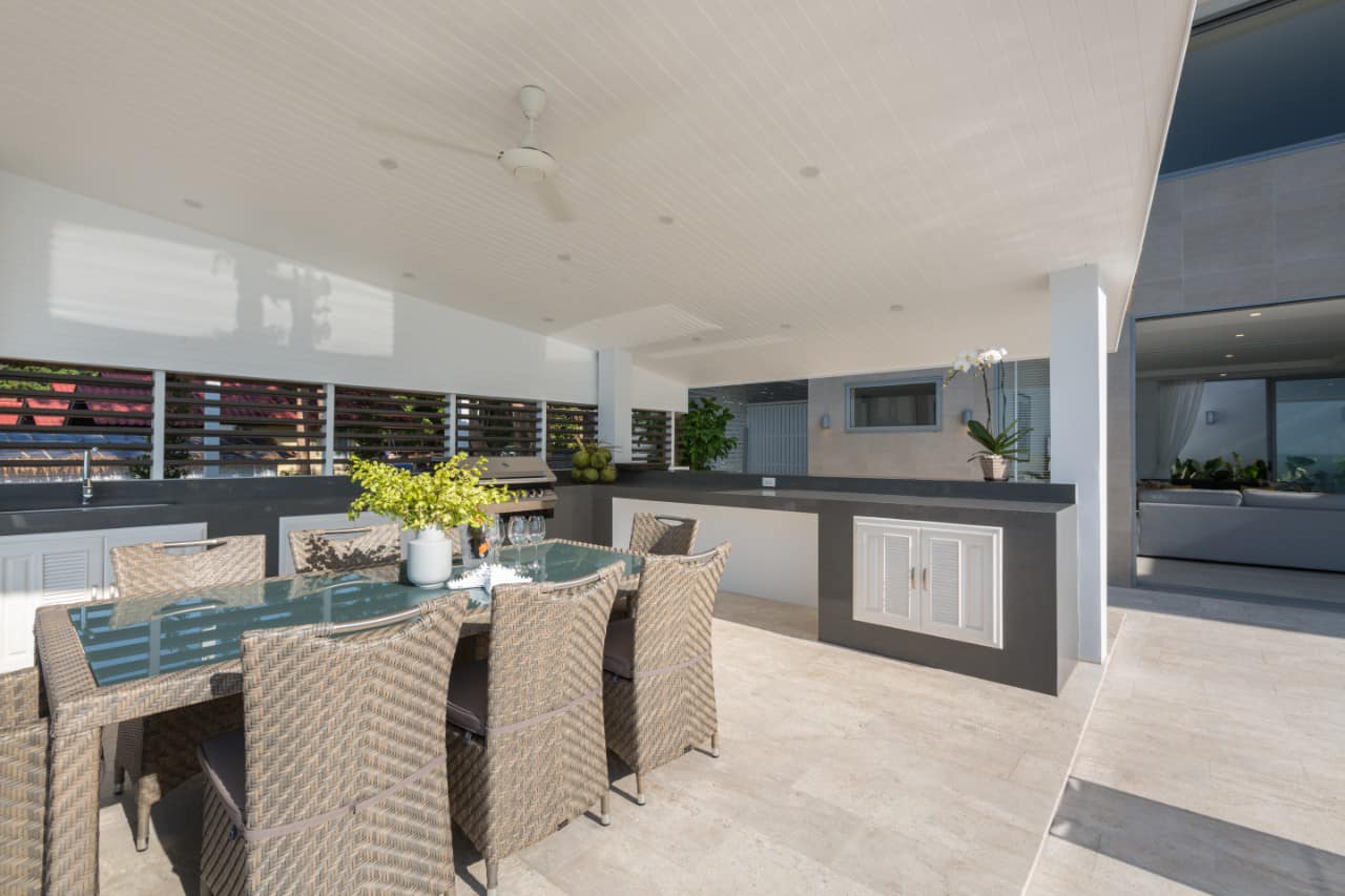 Exclusive Beachfront Villa: Prime Koh Samui Investment & Tropical Living.