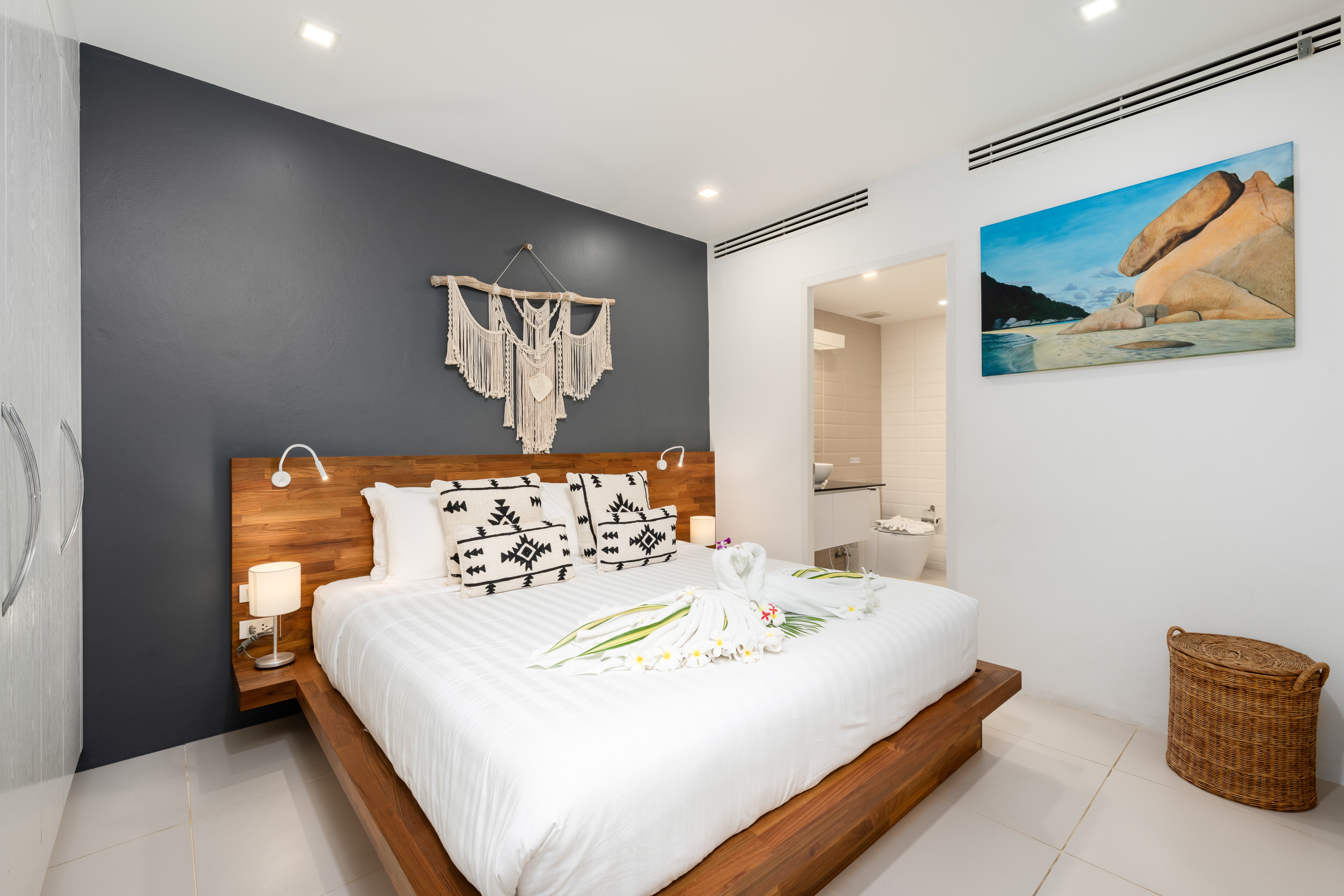 Pool-Access 2-Bedroom Apartment in Bophut – Prime Koh Samui Living