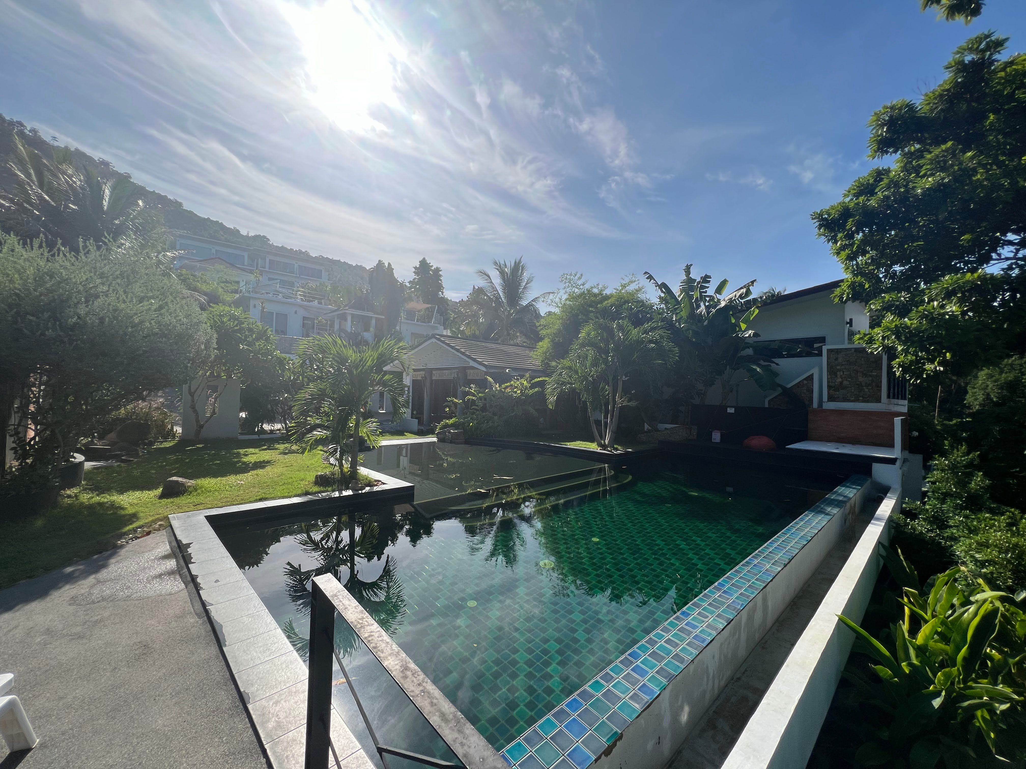 Modern Freehold 3-Bedroom Villa: Prime Chaweng Investment Opportunity