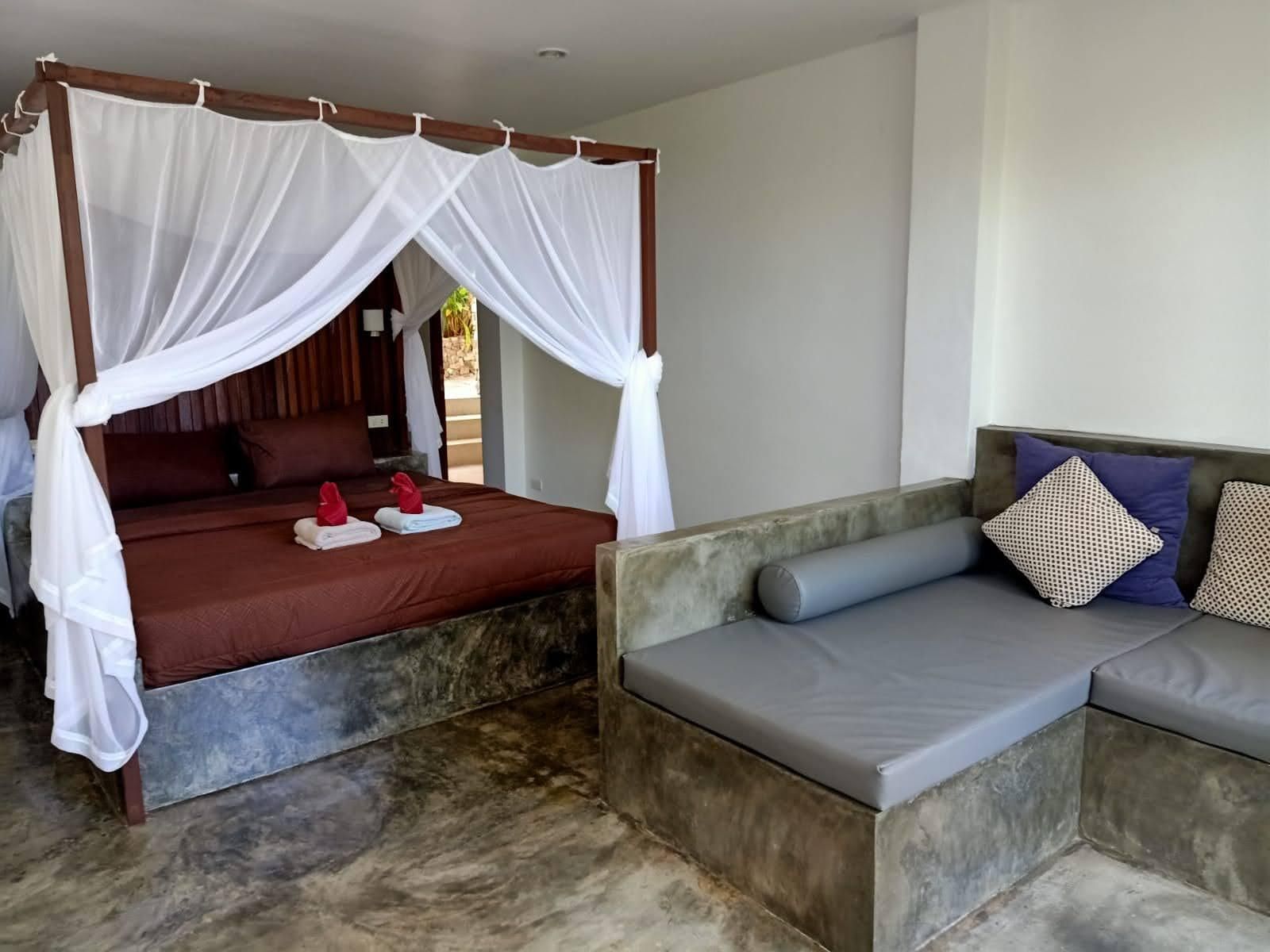 Modern Freehold 3-Bedroom Villa: Prime Chaweng Investment Opportunity