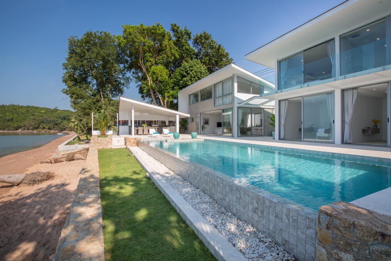 Exclusive Beachfront Villa: Prime Koh Samui Investment & Tropical Living.