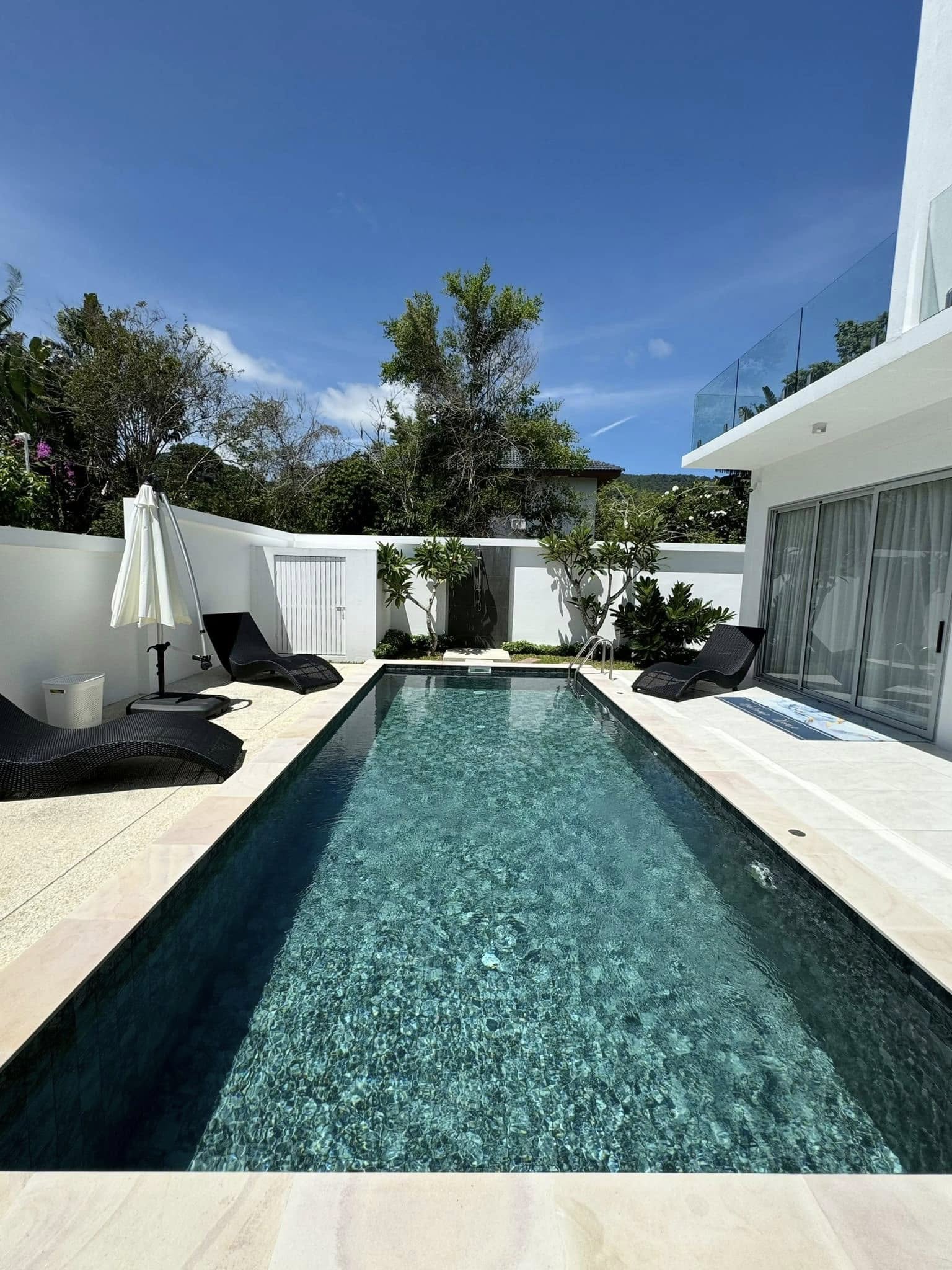 Brand-New 3-Bedroom Sunset View Villa in Ban Tai | Modern Teak Wood Finishes