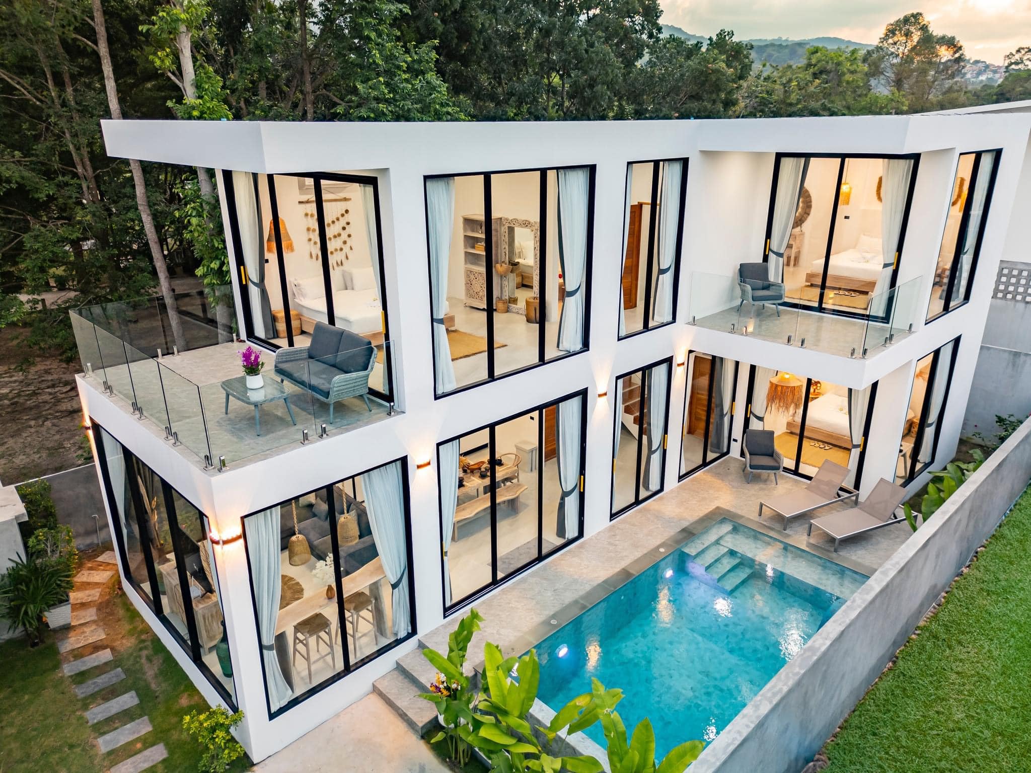 Stunning New 3BR Modern Pool Villa in Ban Tai – 300m Walk to Beach