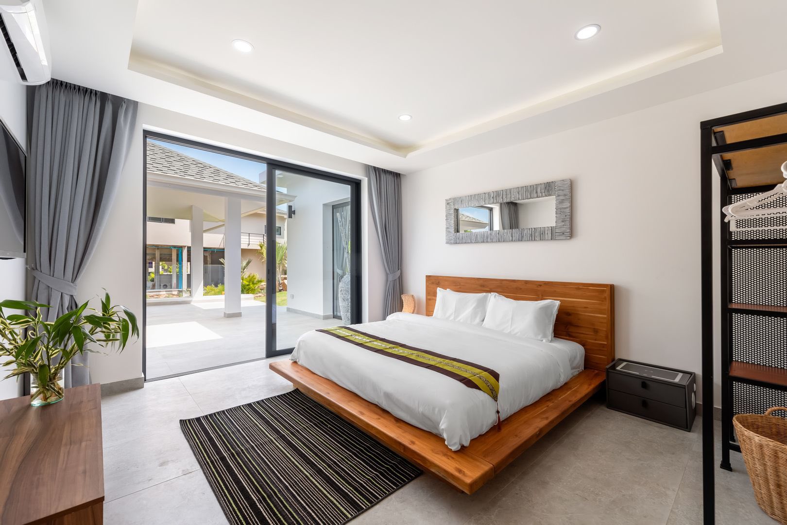 Modern 3-Bedroom Sea View Villa in Chaweng | 2024 New Build Investment